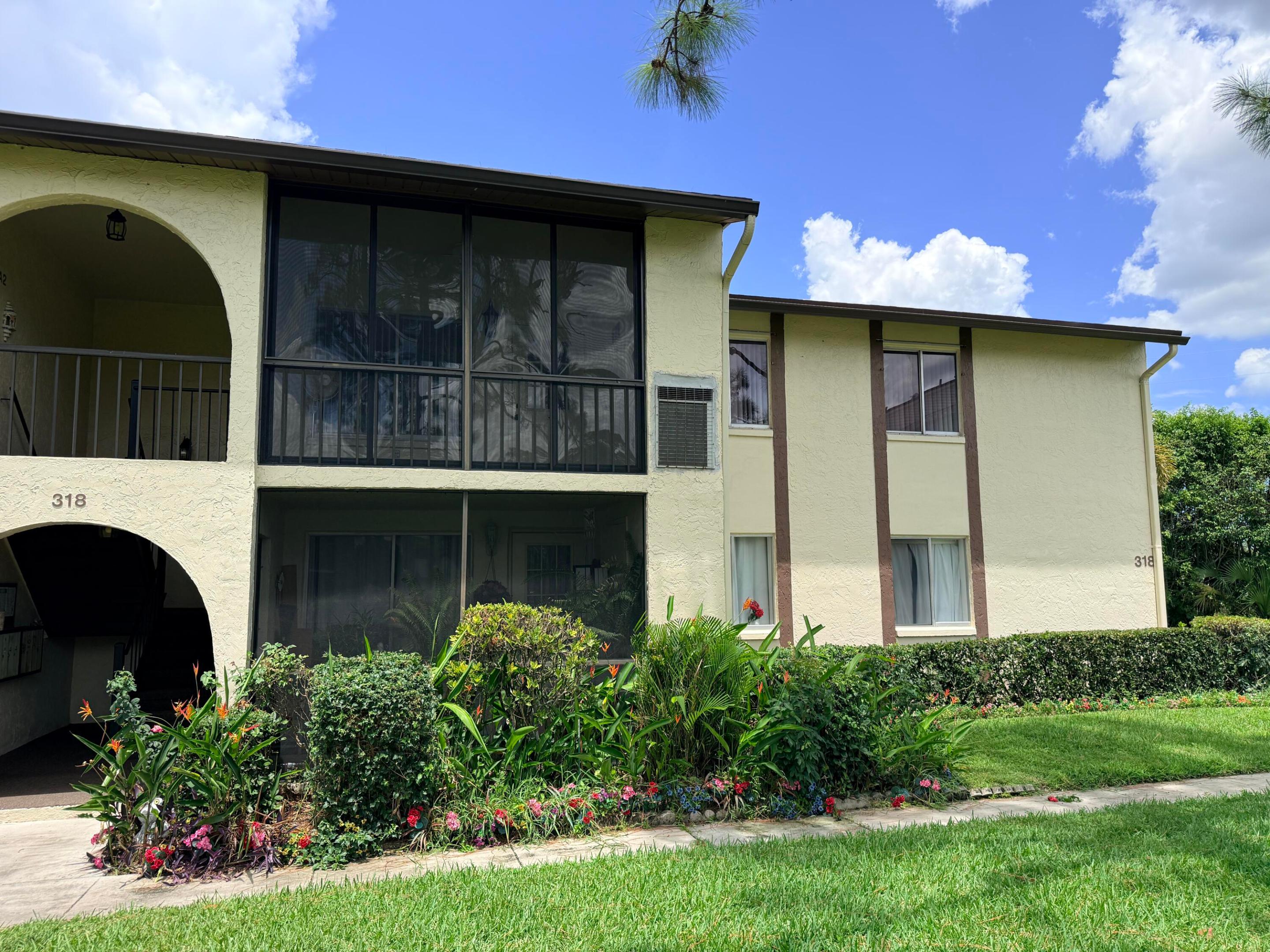 318 Knotty Pine Circle D-2 Property Photo 1