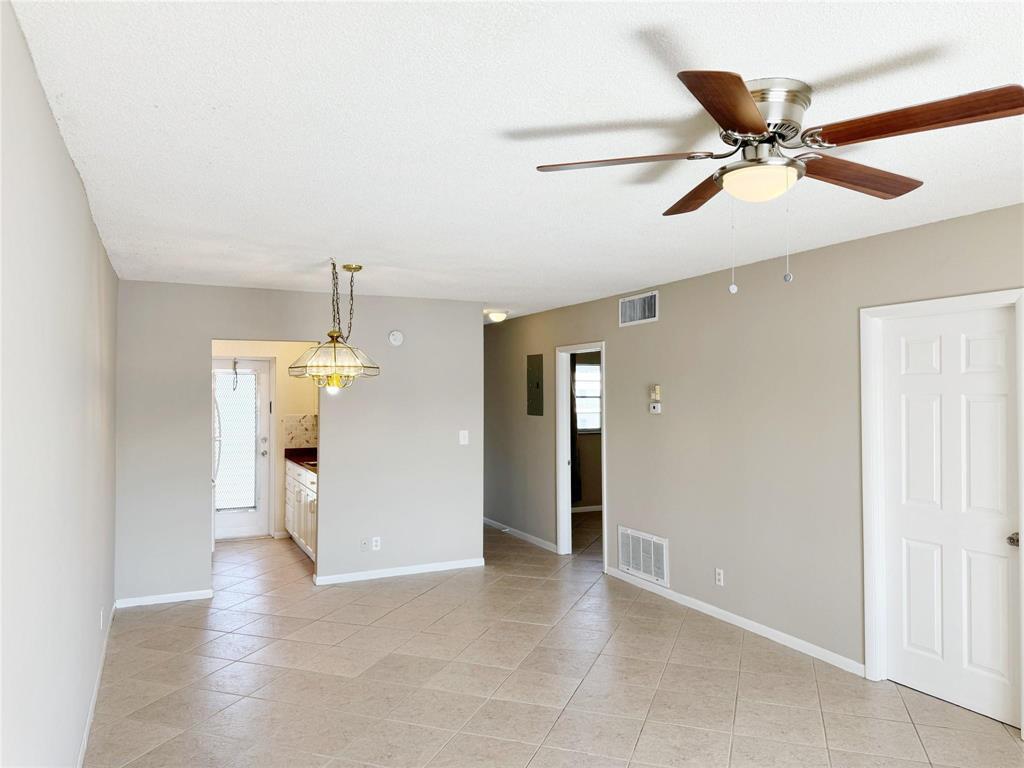 1116 Lake Terrace 214 Property Photo 12