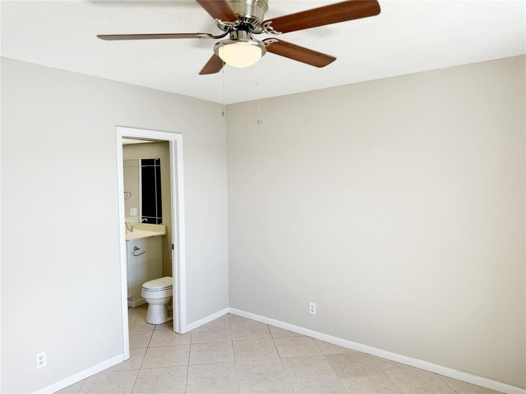1116 Lake Terrace 214 Property Photo 20