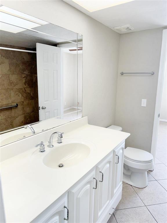 1116 Lake Terrace 214 Property Photo 21