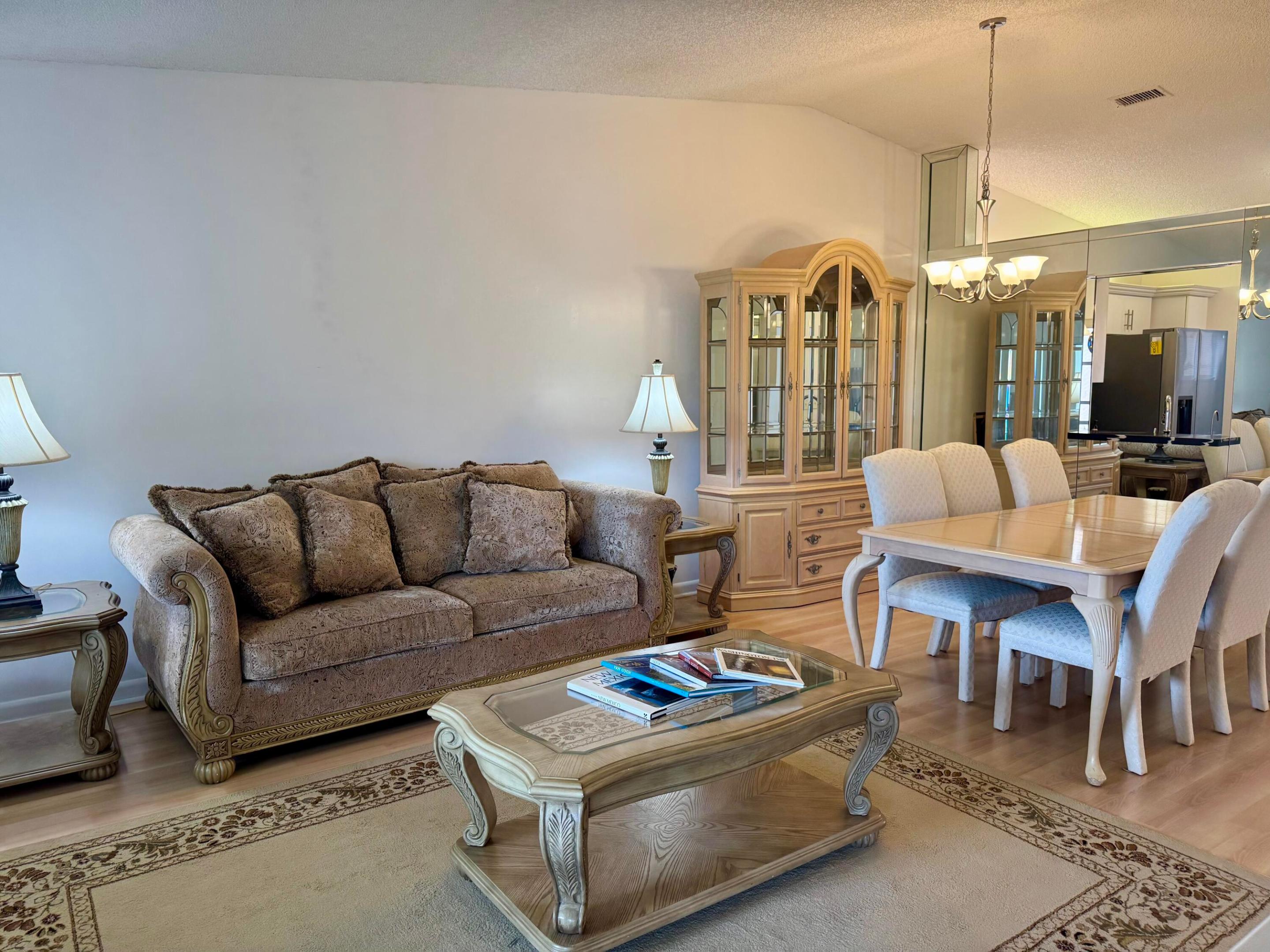 8128 Summerbreeze Lane Property Photo 11