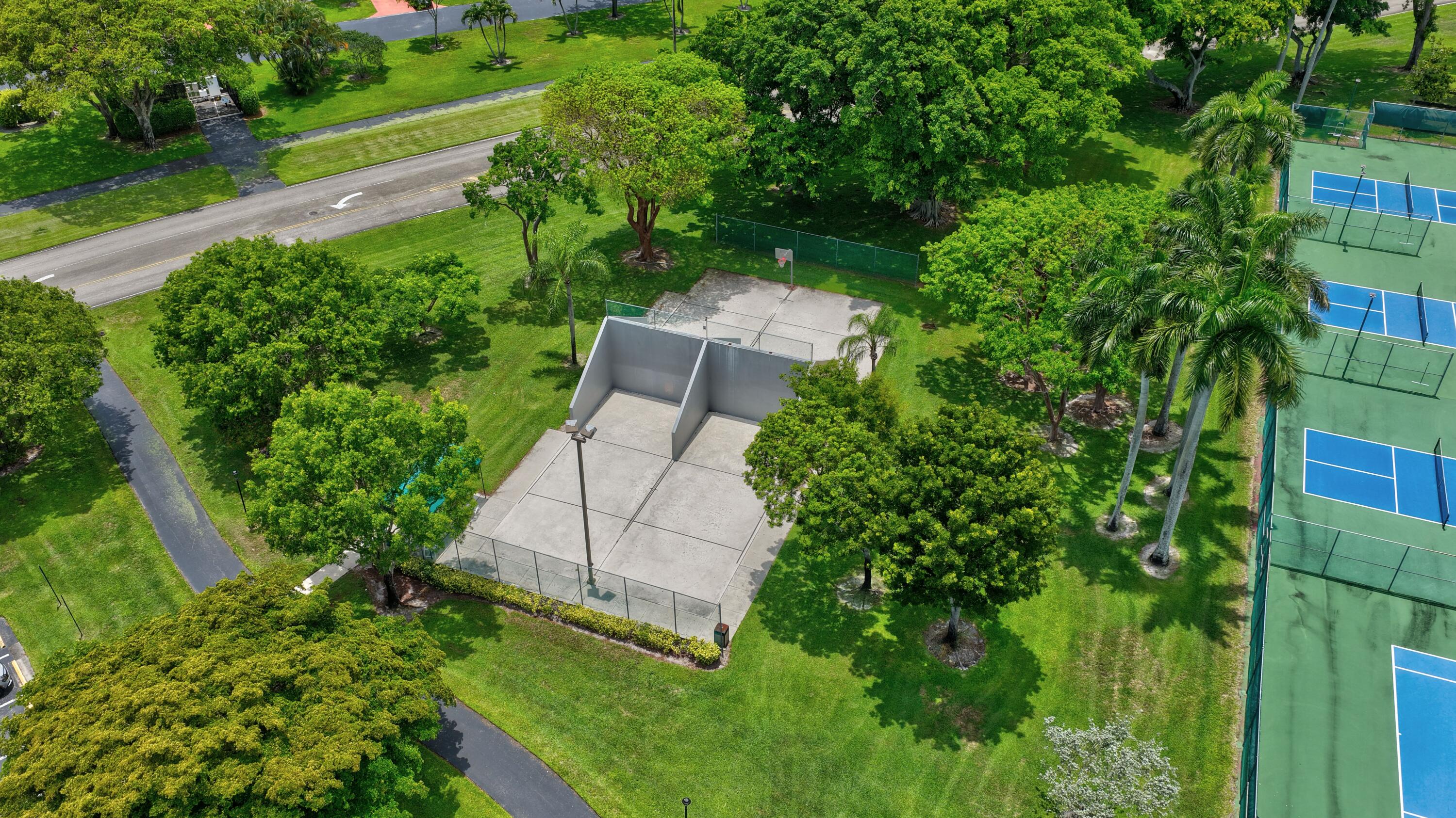 8128 Summerbreeze Lane Property Photo 33