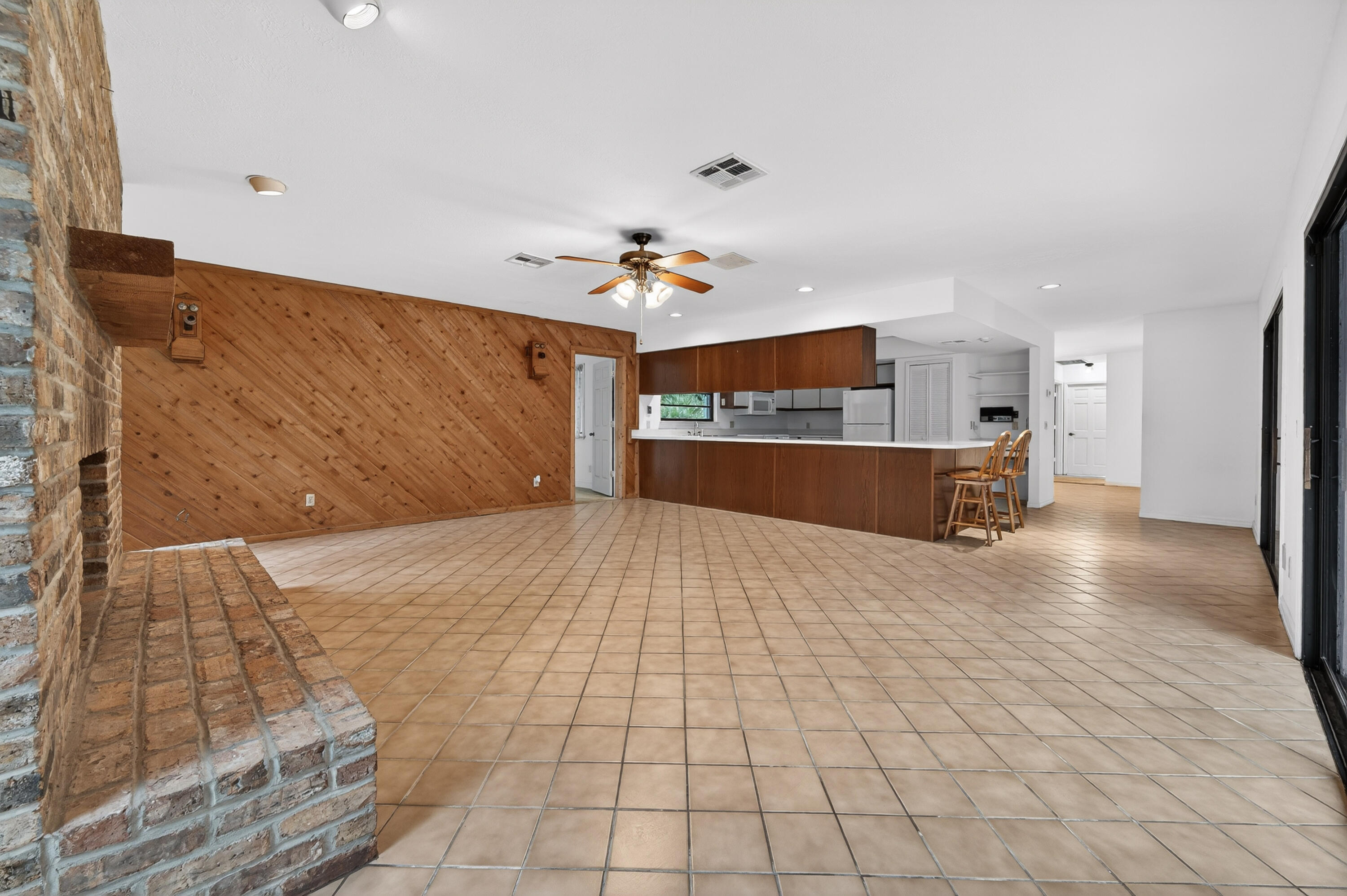 441 Ne Town Terrace Property Photo 18