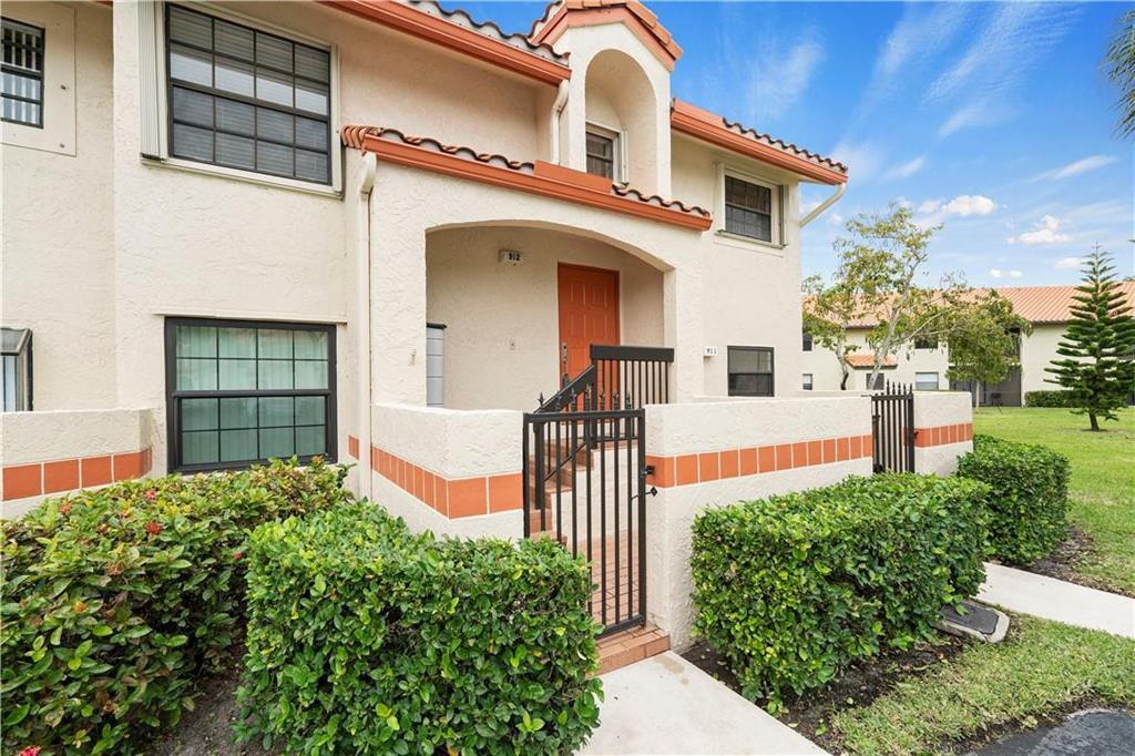 912 Congressional Way Property Photo 1