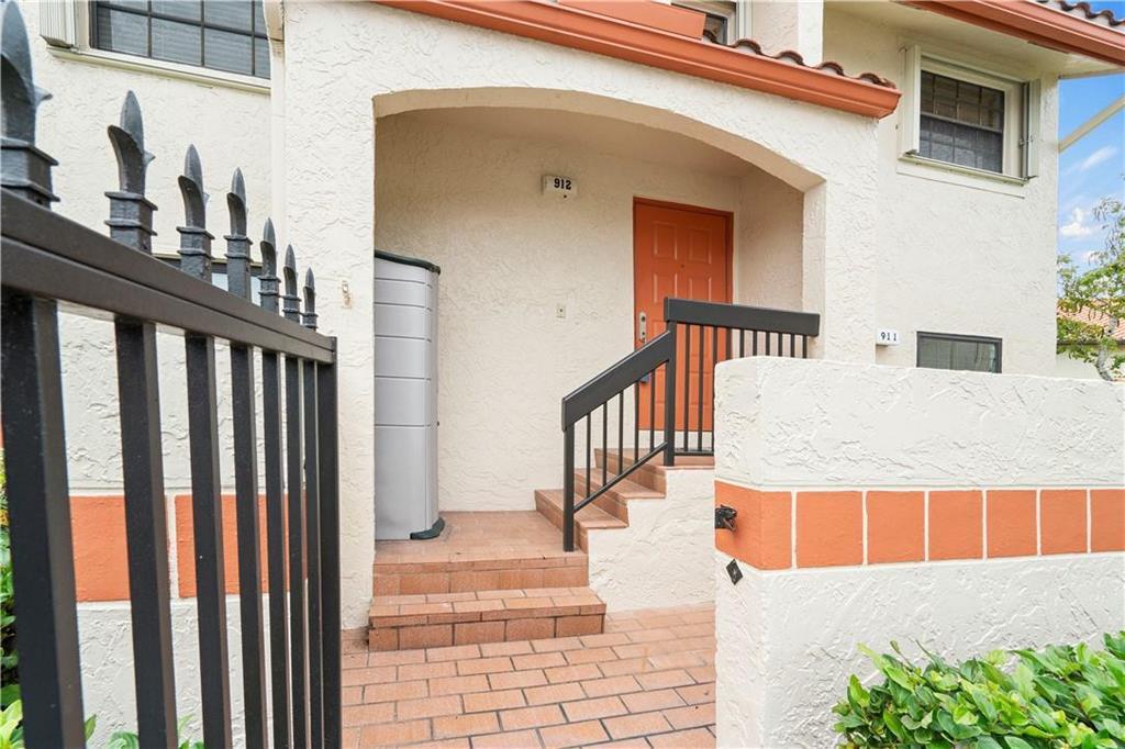 912 Congressional Way Property Photo 2