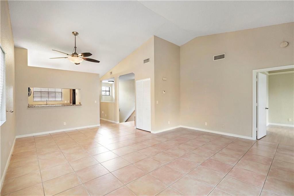 912 Congressional Way Property Photo 5