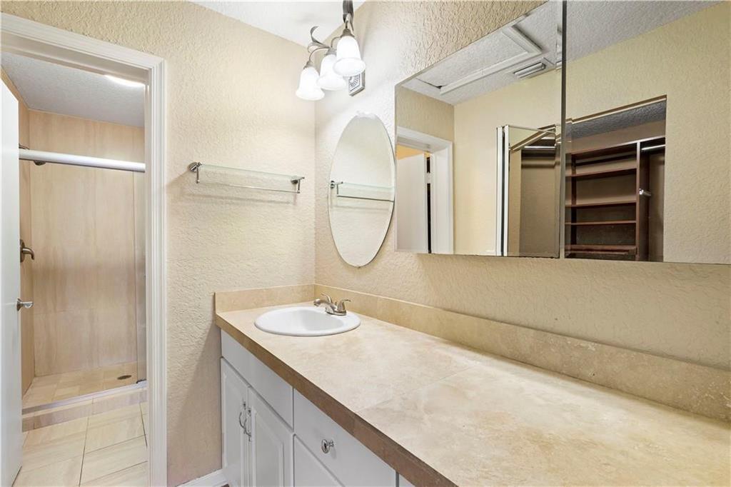 912 Congressional Way Property Photo 8