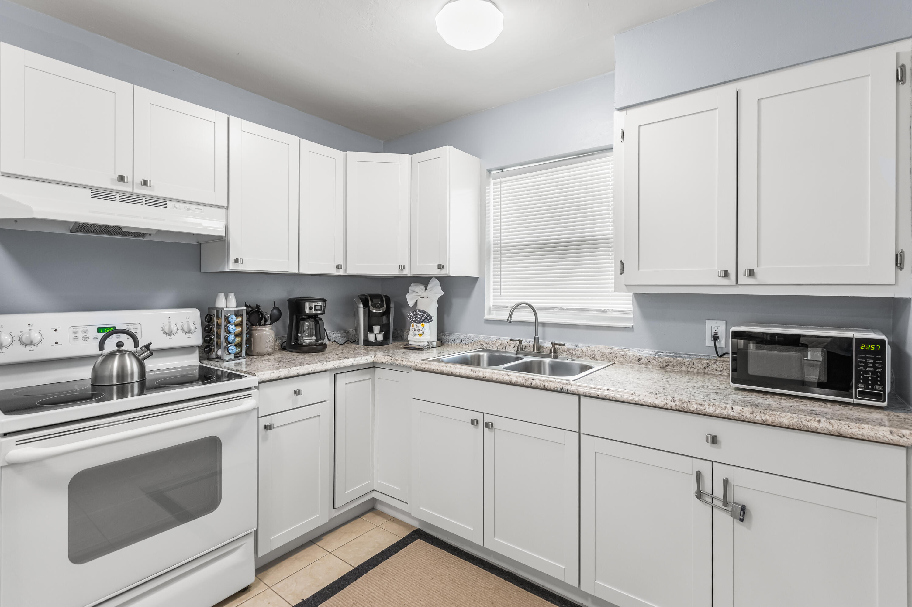 4953 Bayshore Drive Property Photo 3