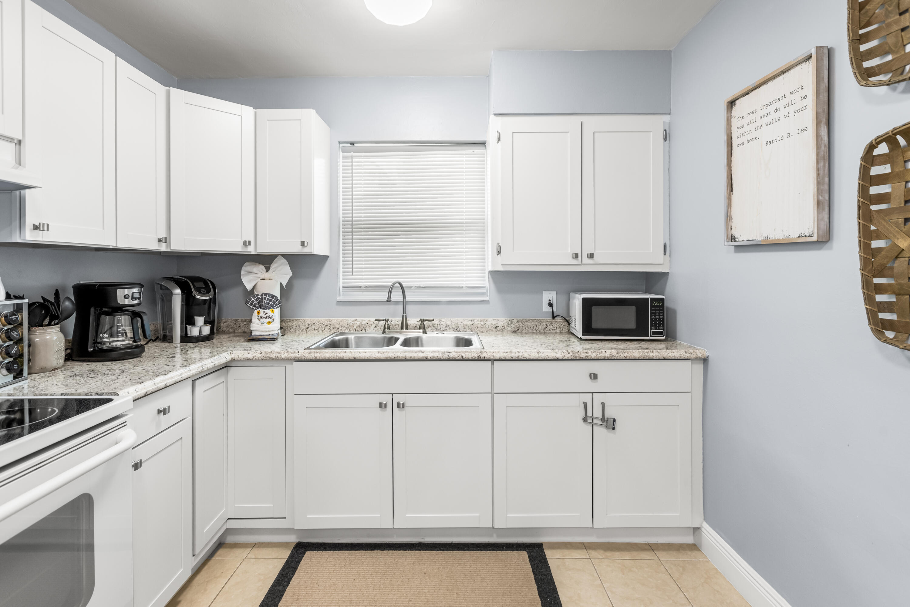 4953 Bayshore Drive Property Photo 4