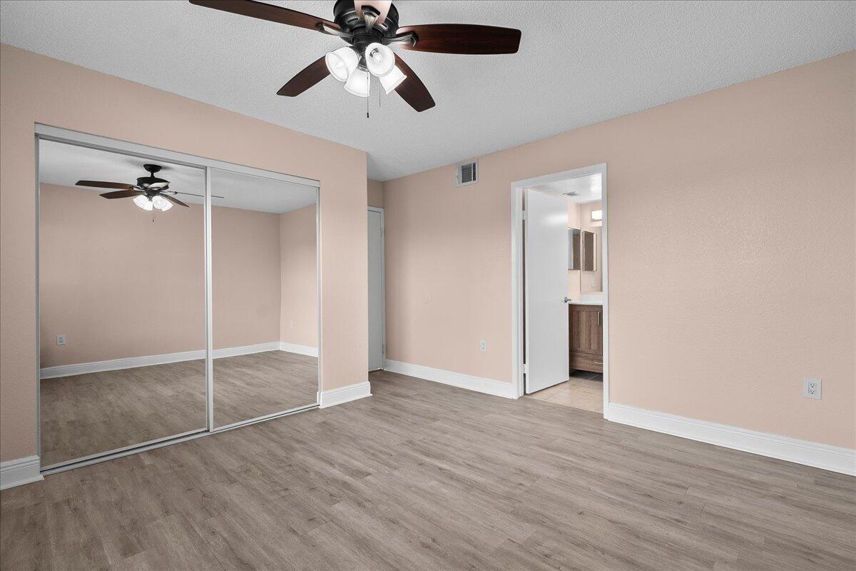 1524 Lake Crystal Drive F Property Photo 11