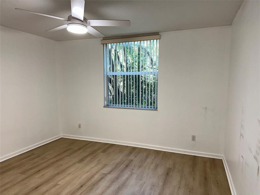 529 E Sheridan Street 1081 Property Photo 4