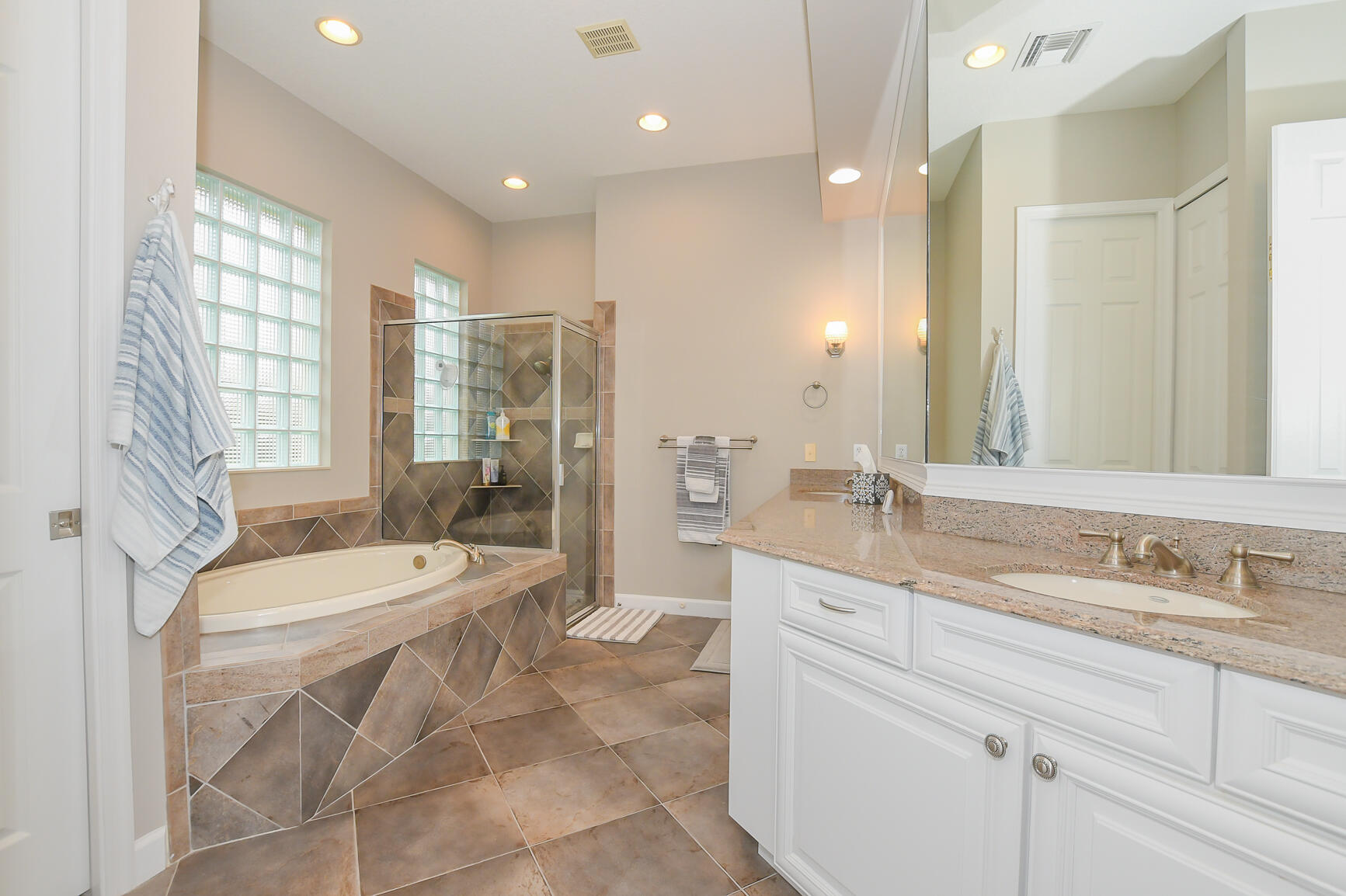 9172 Pumpkin Ridge Property Photo 25