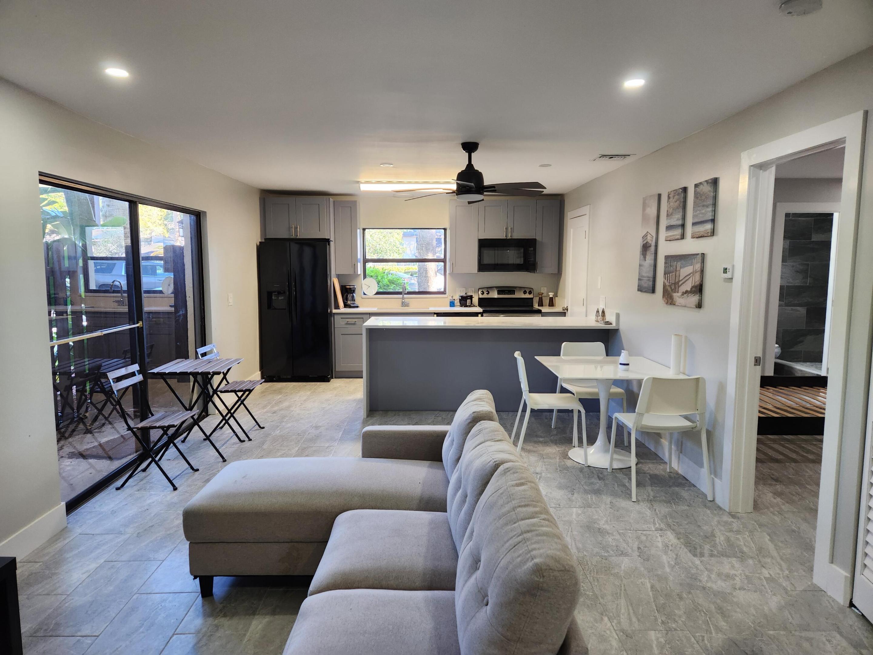 2050 Oleander Boulevard 8-109 Property Photo 3