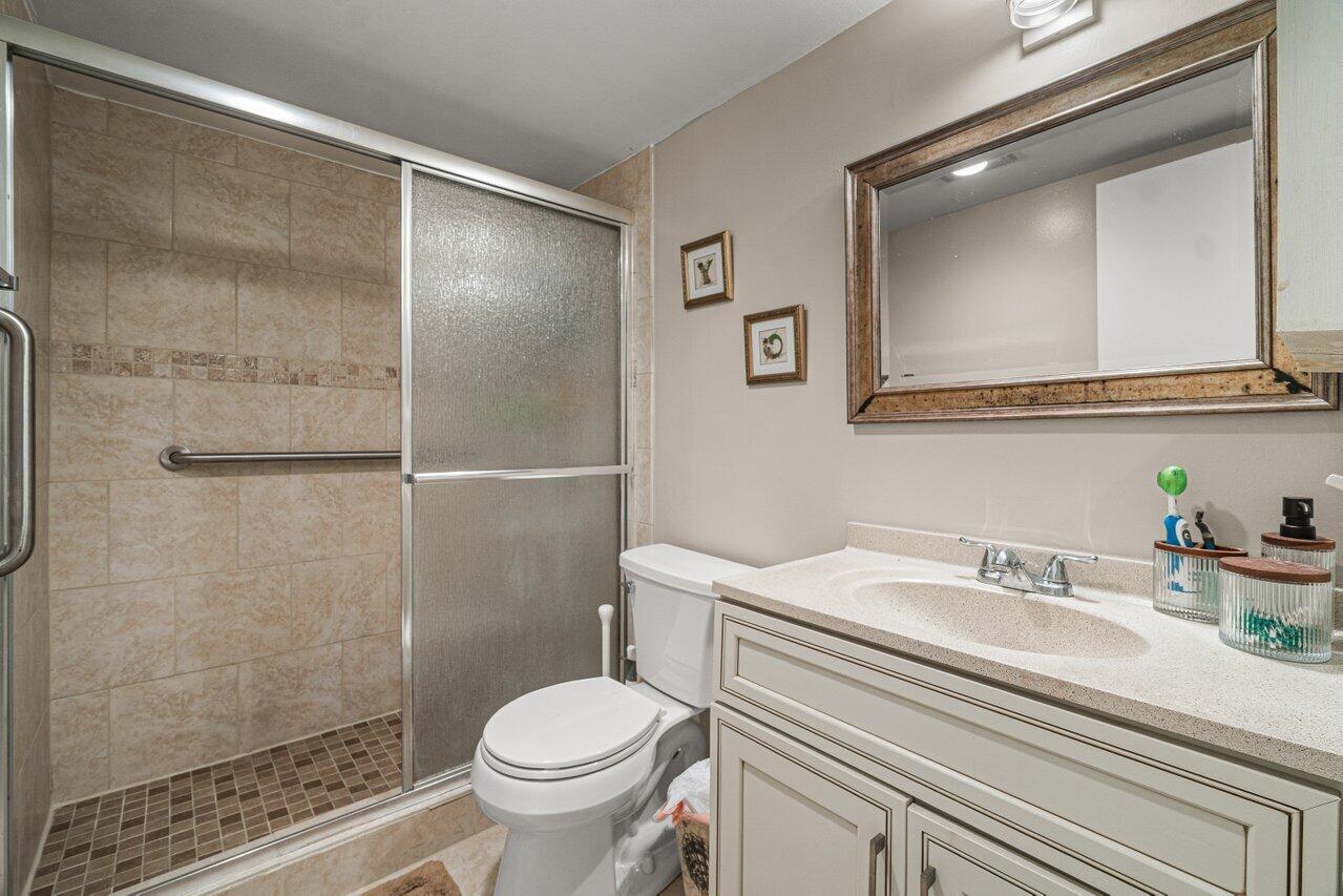 175 Suffolk E Property Photo 13