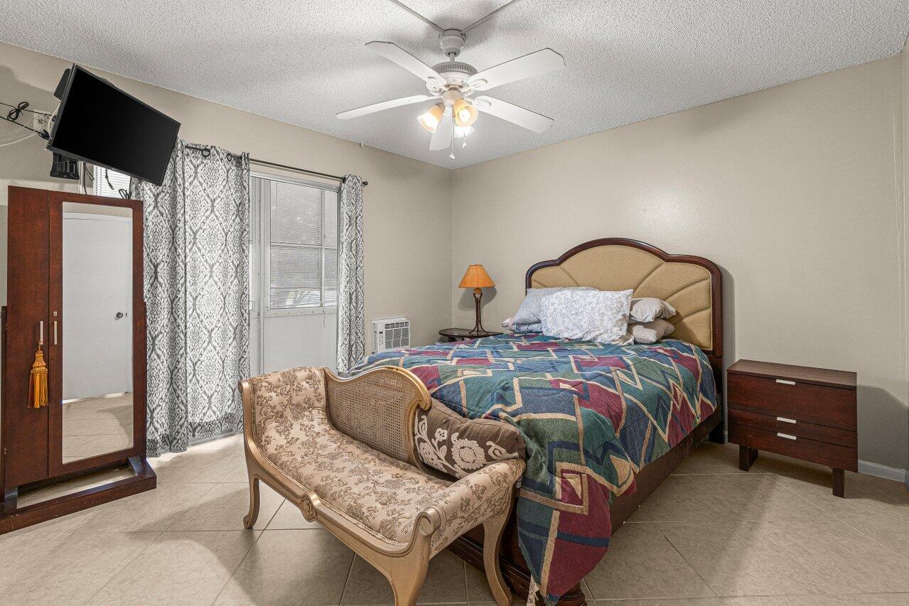 175 Suffolk E Property Photo 14
