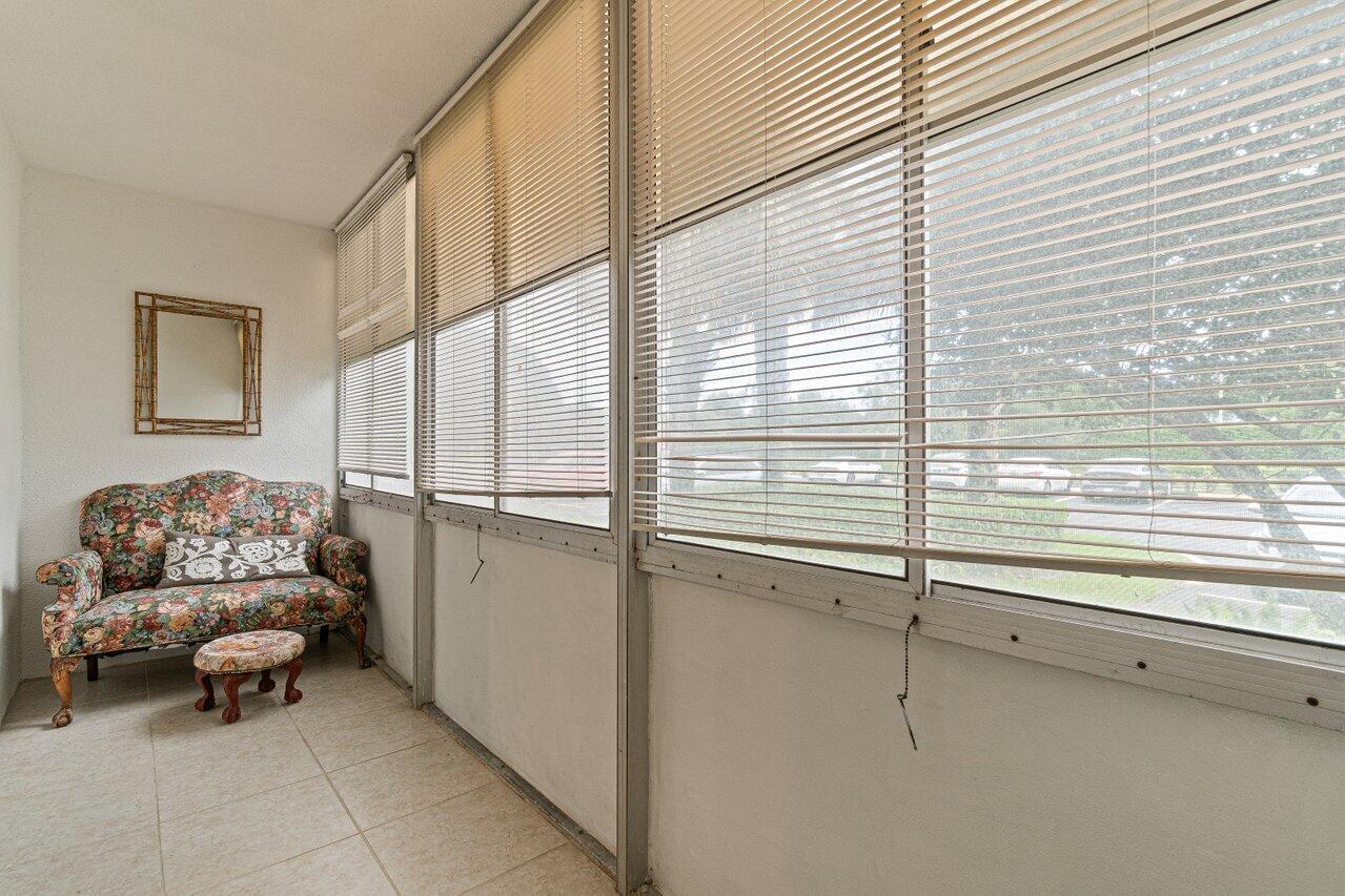 175 Suffolk E Property Photo 18