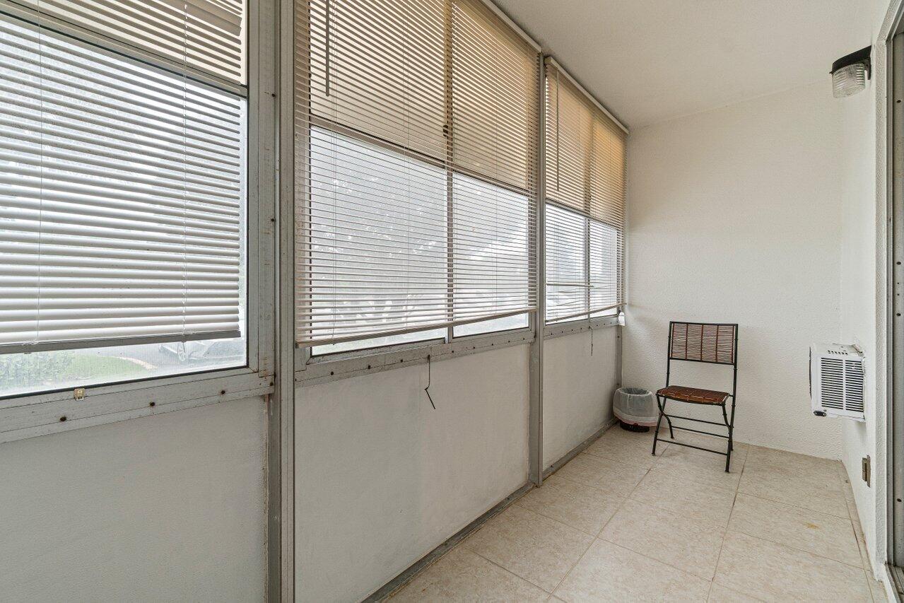 175 Suffolk E Property Photo 19