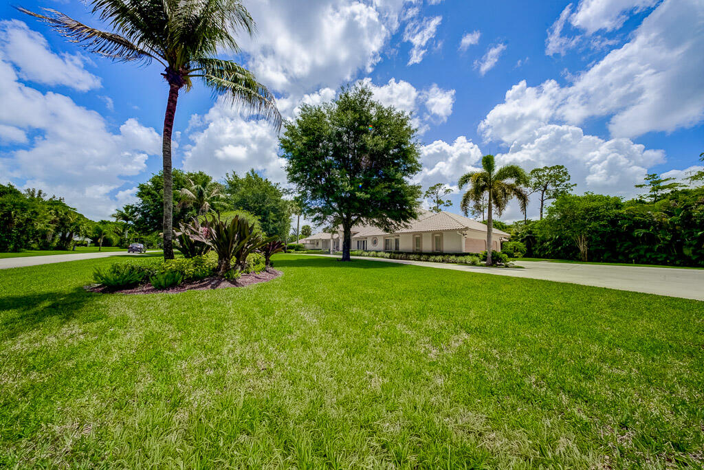13406 Doubletree Circle Property Photo 4
