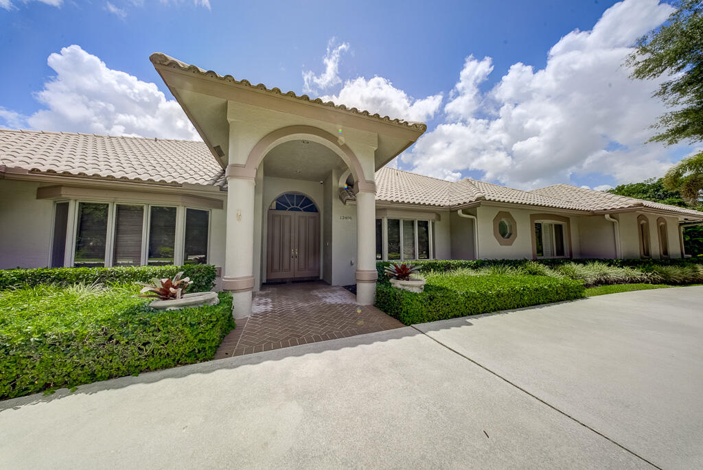 13406 Doubletree Circle Property Photo 6
