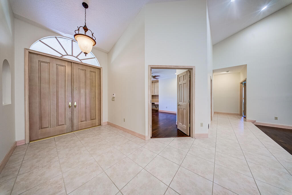 13406 Doubletree Circle Property Photo 12