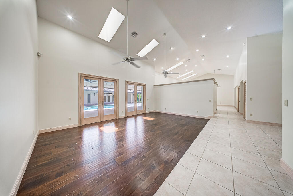 13406 Doubletree Circle Property Photo 14