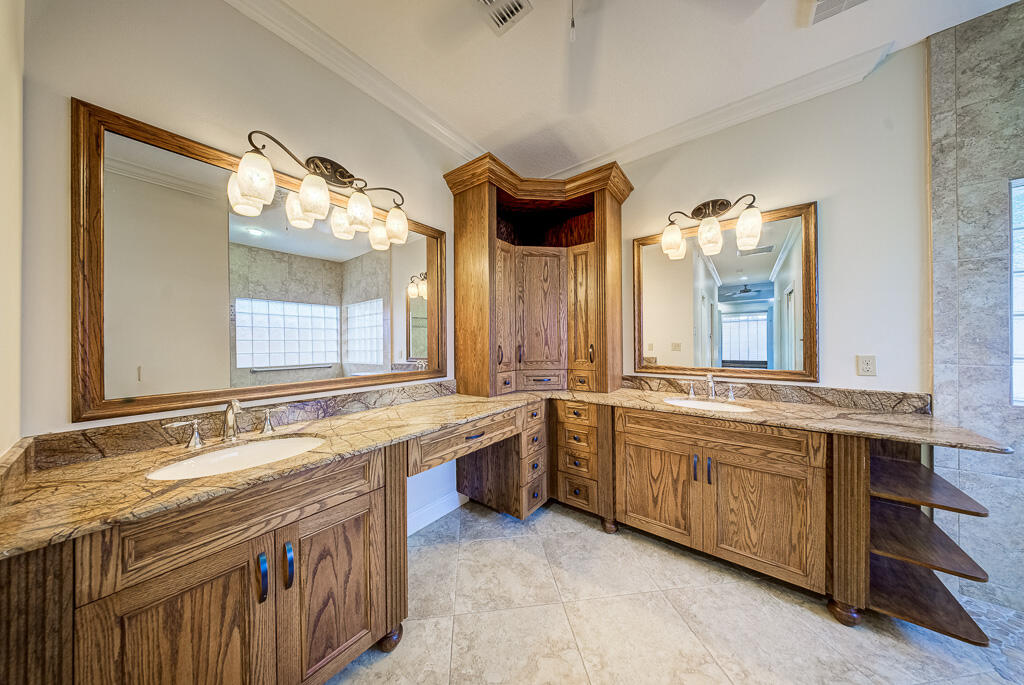 13406 Doubletree Circle Property Photo 66