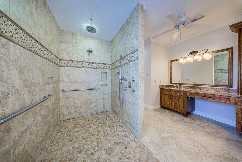 13406 Doubletree Circle Property Photo 68