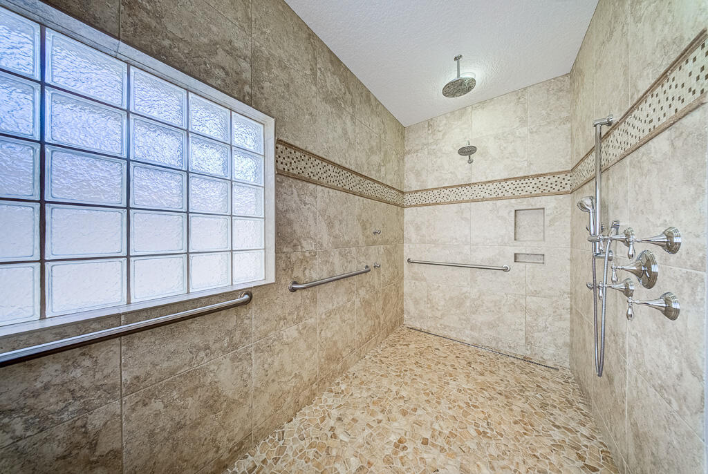 13406 Doubletree Circle Property Photo 69
