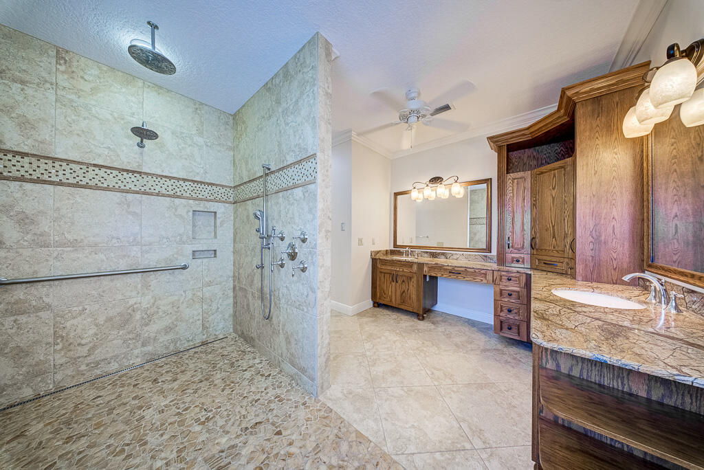 13406 Doubletree Circle Property Photo 70