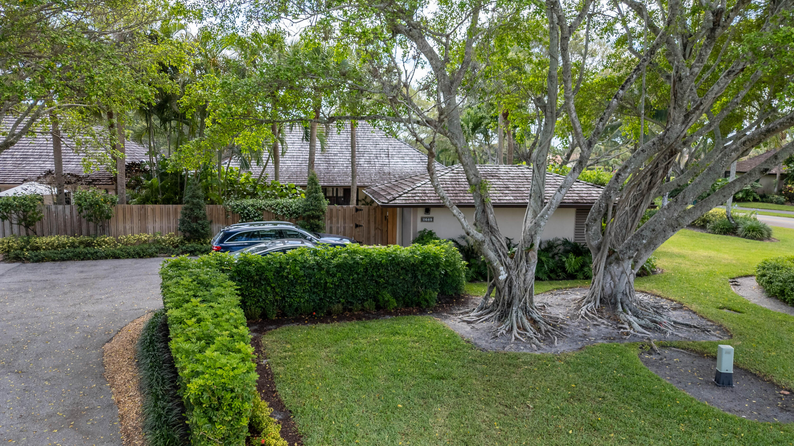 11669 Wimbledon Circle Property Photo 27