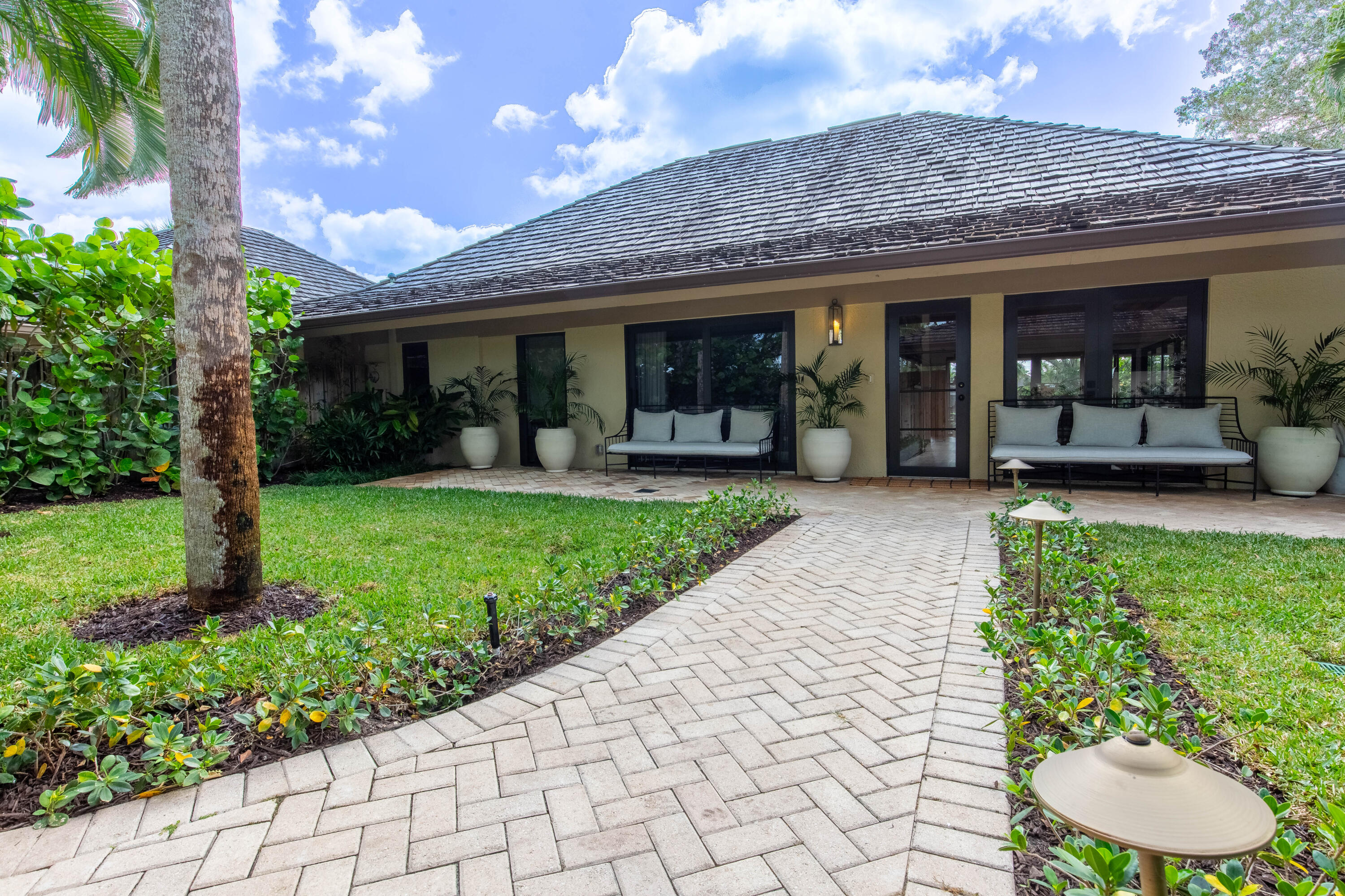 11669 Wimbledon Circle Property Photo 28