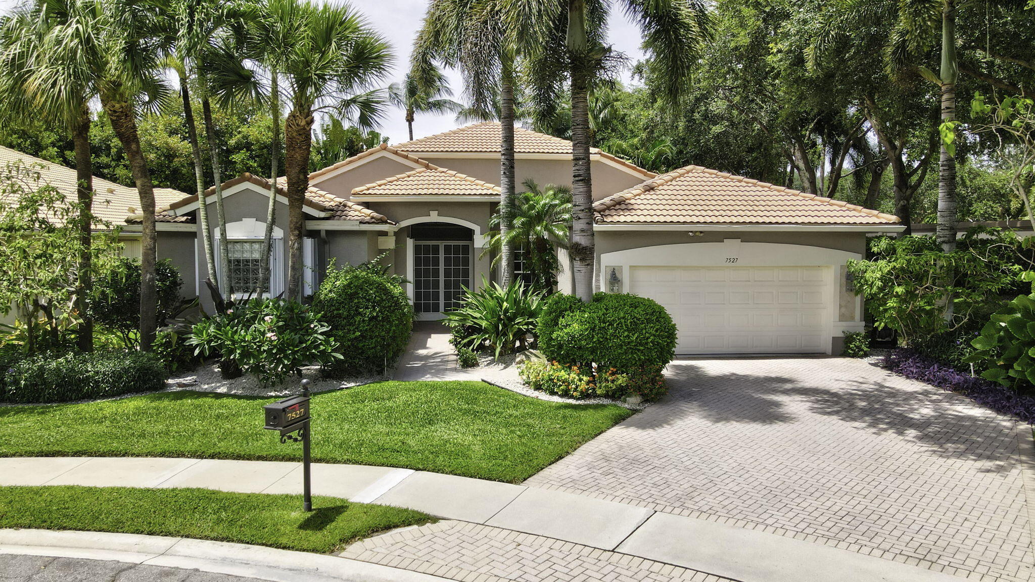 7527 Monticello Way Property Photo 1
