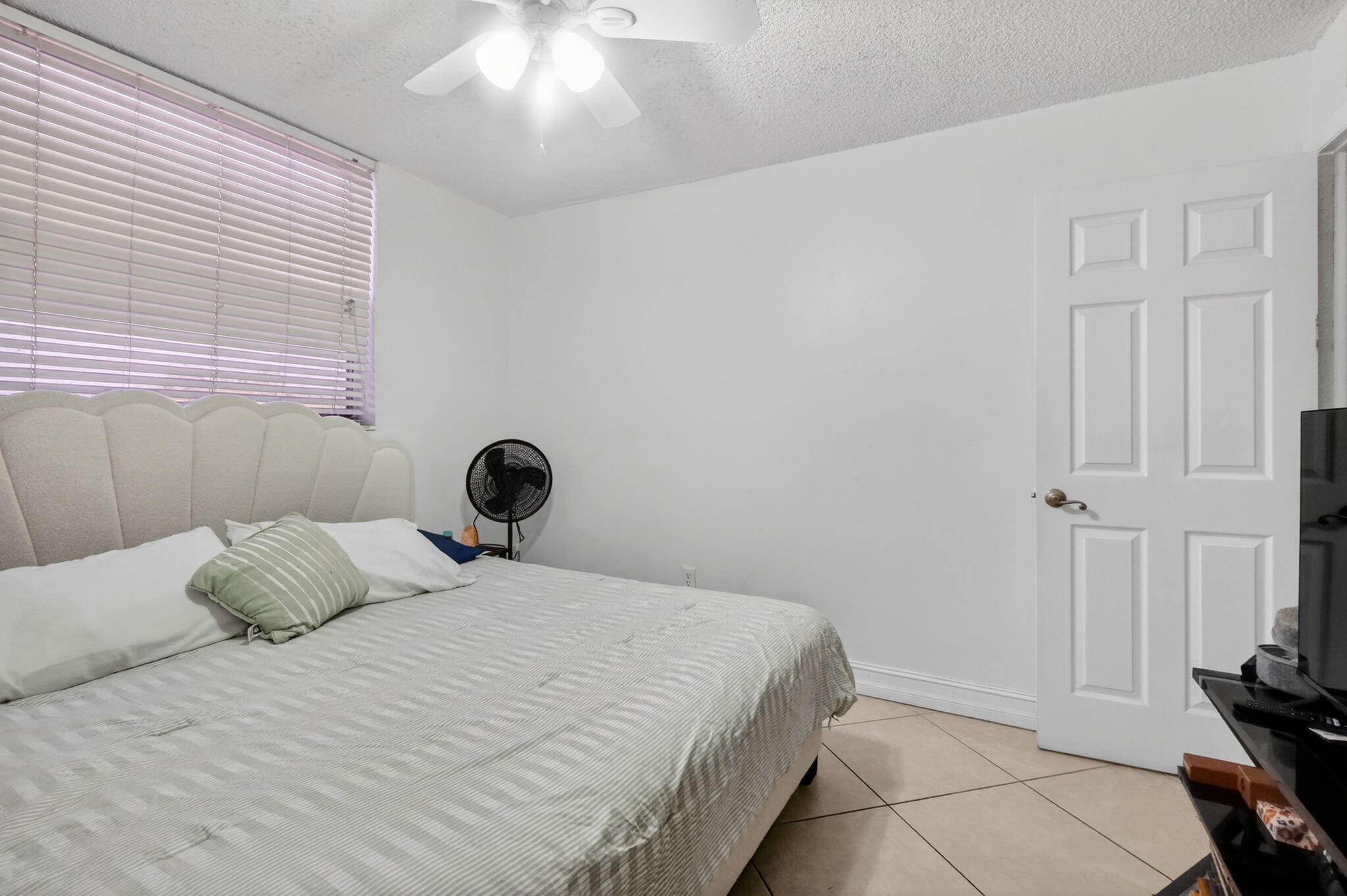 1801 S Treasure Drive 415 Property Photo 4