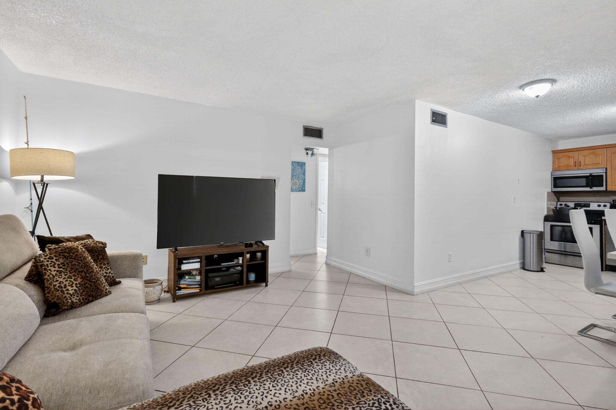 1801 S Treasure Drive 415 Property Photo 5