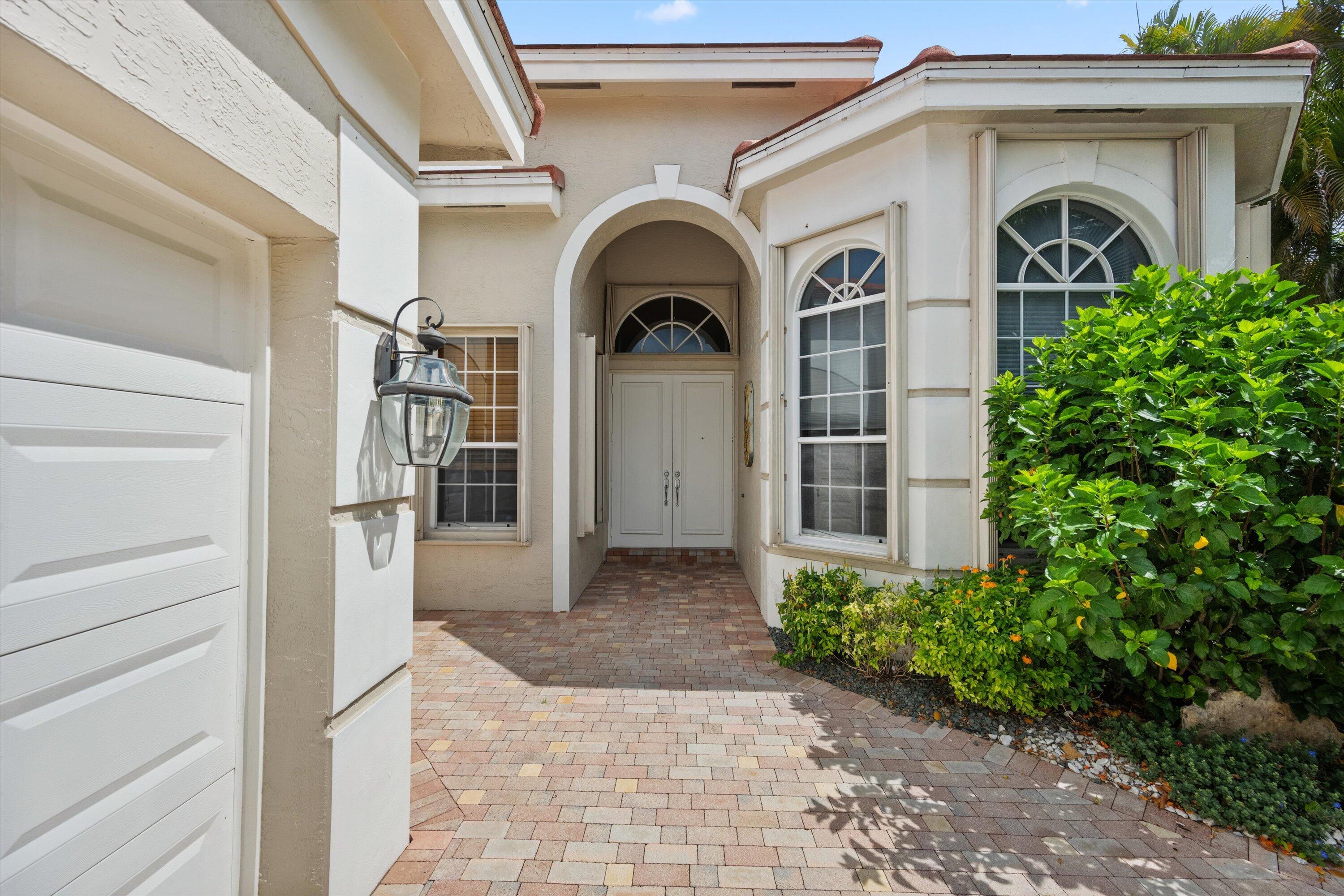10911 Royal Devon Way Property Photo 4