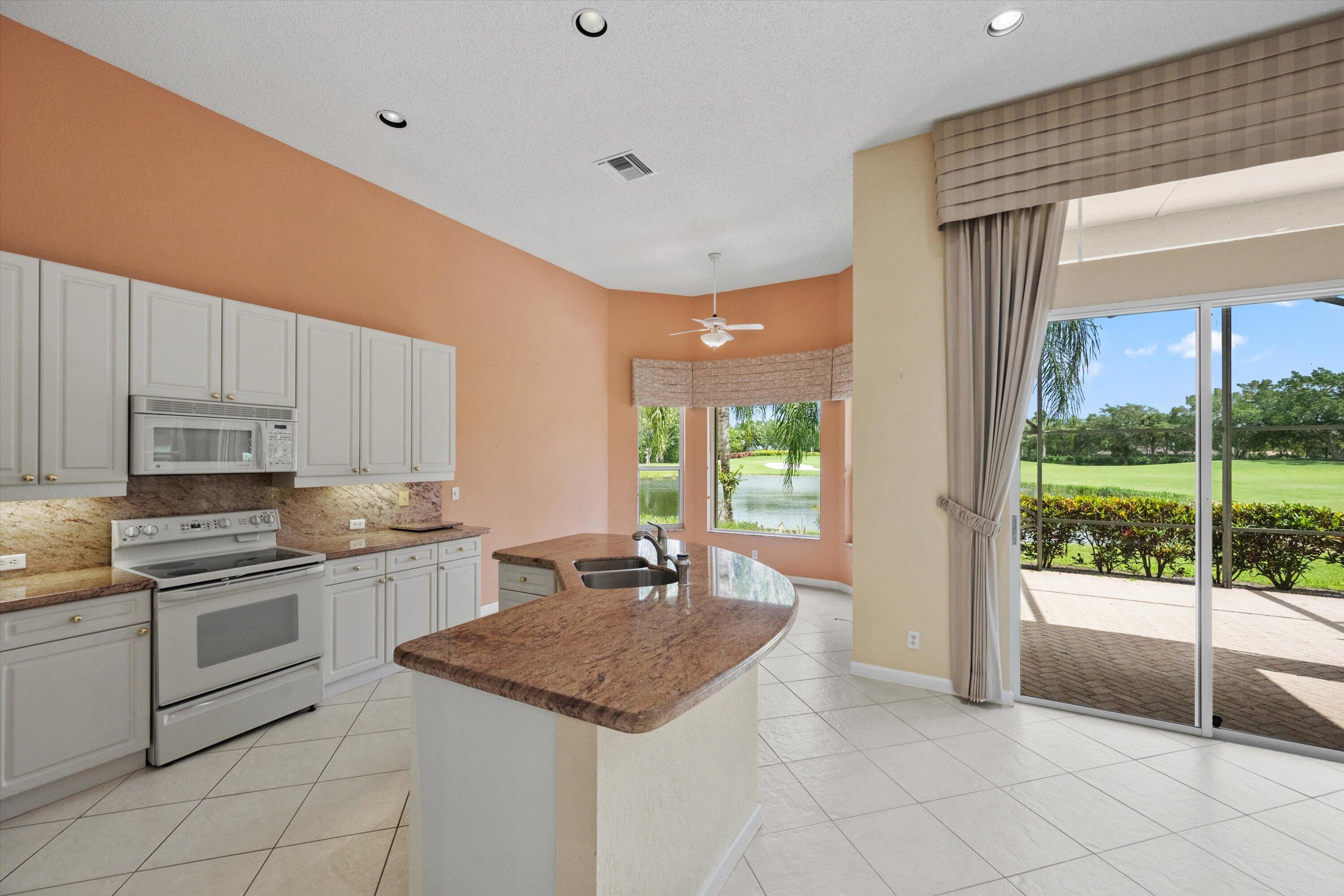10911 Royal Devon Way Property Photo 11