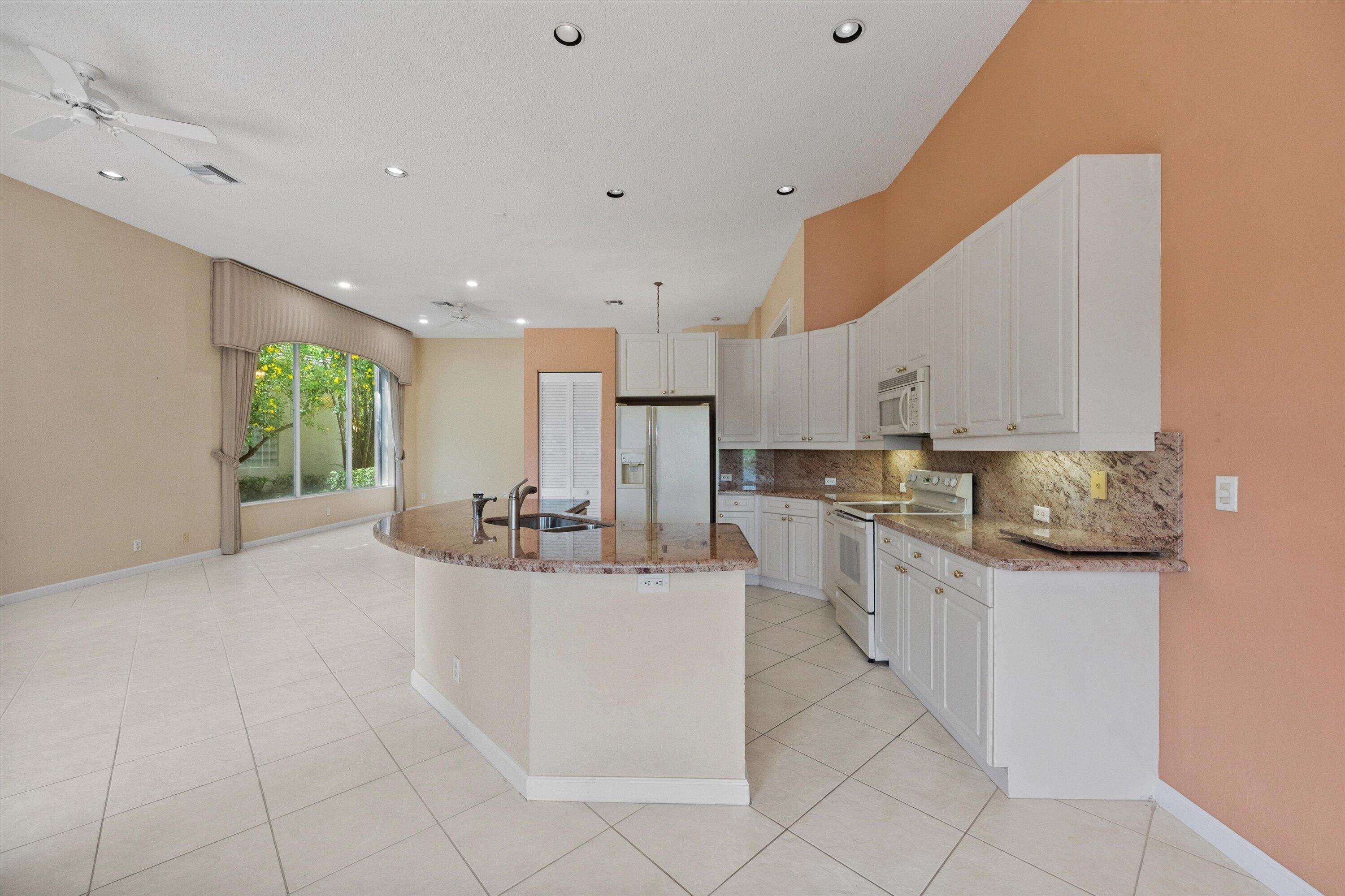 10911 Royal Devon Way Property Photo 15
