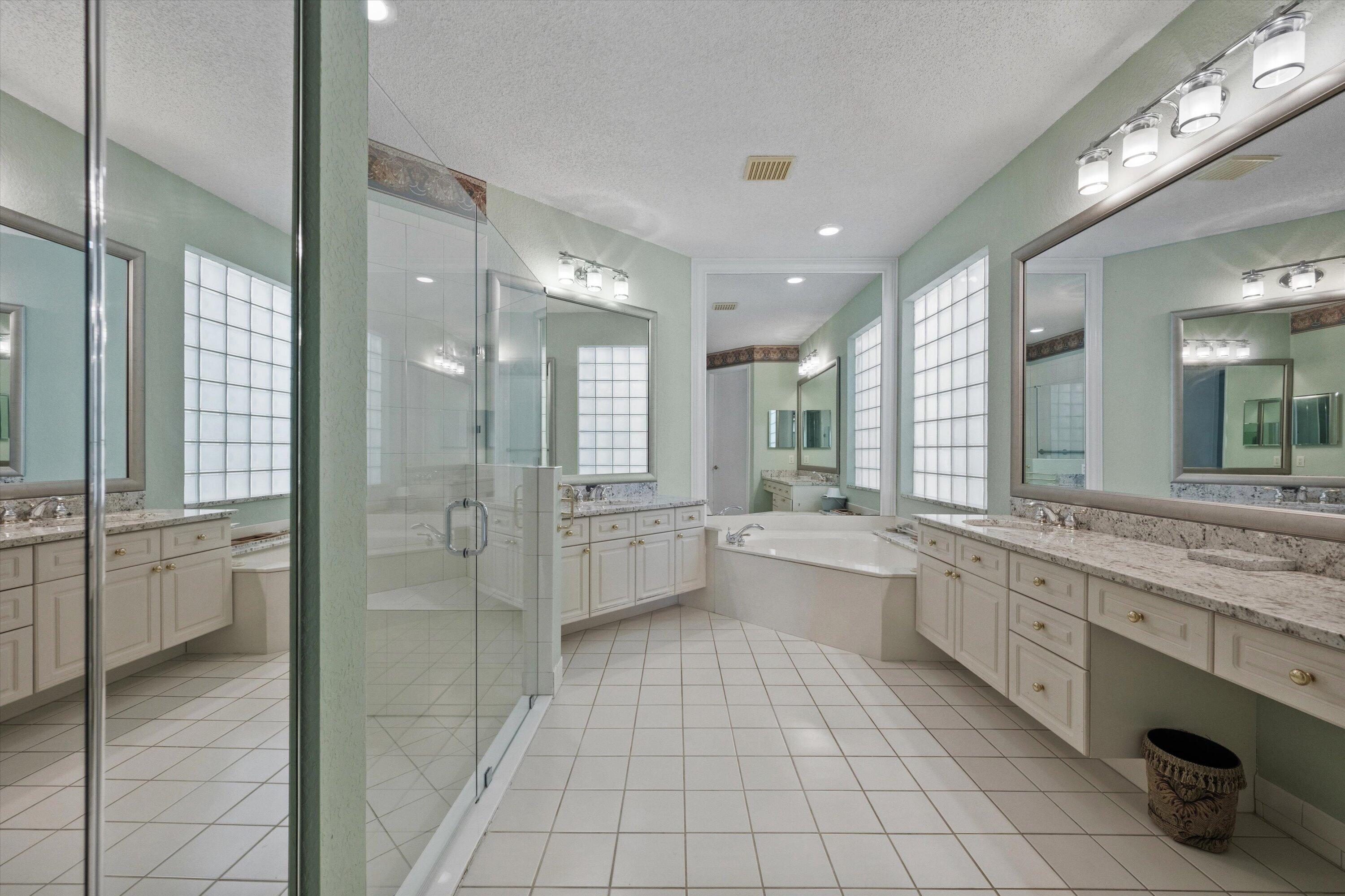 10911 Royal Devon Way Property Photo 22
