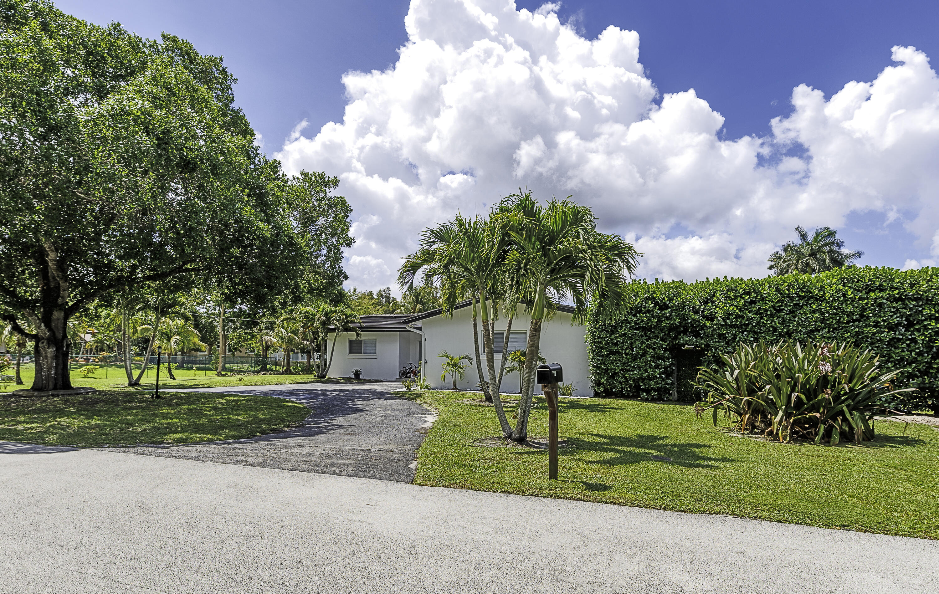 11821 Nw 6th Court Property Photo 5
