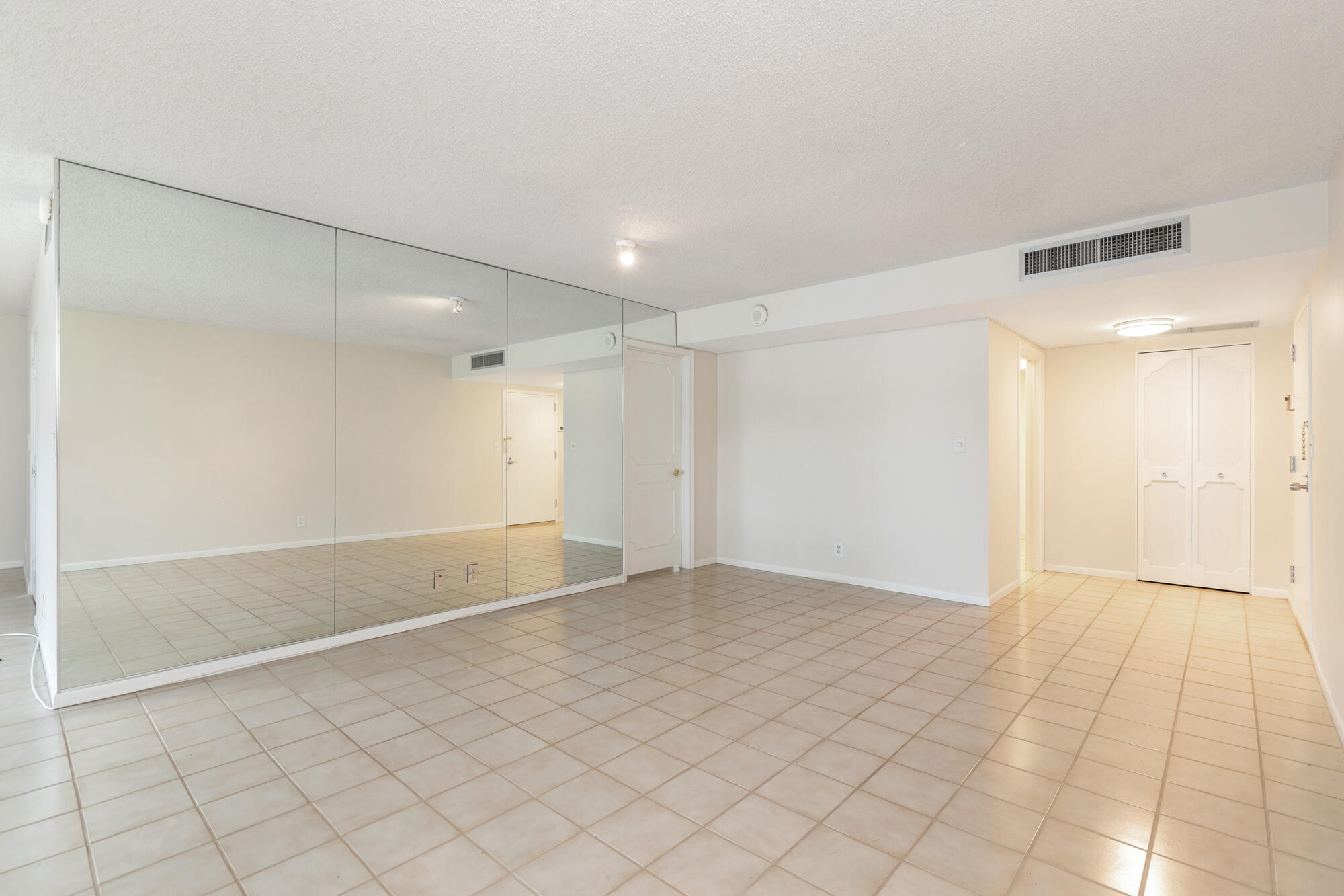 2000 Presidential Way 206 Property Photo 7