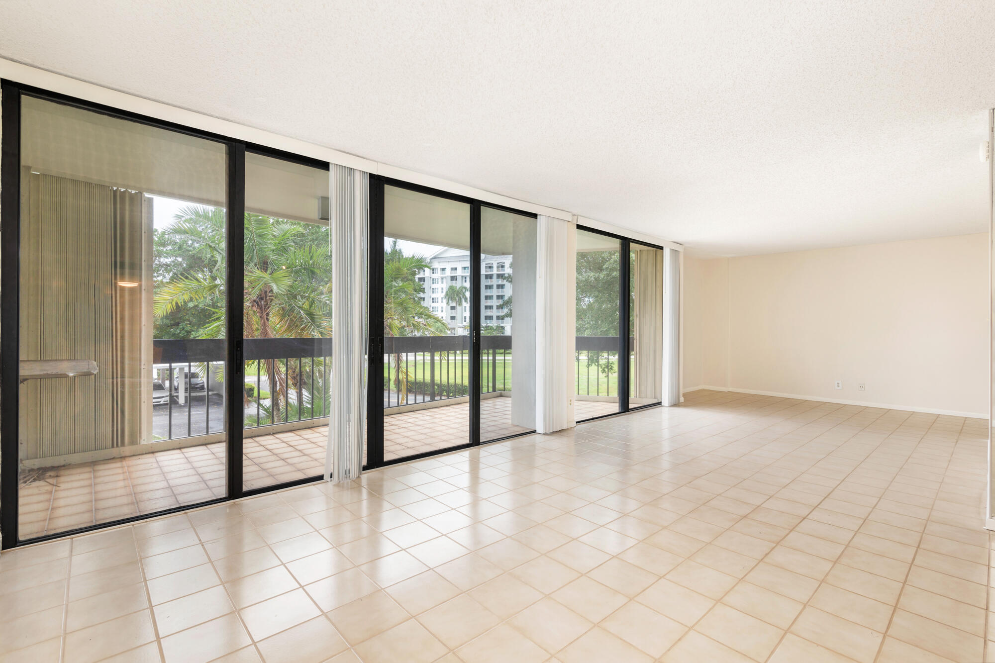 2000 Presidential Way 206 Property Photo 15