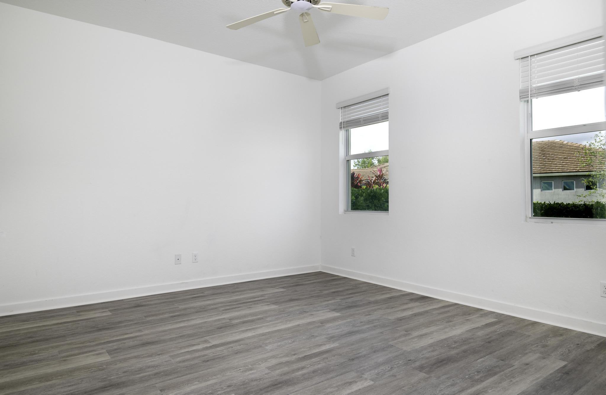 4530 Nw Exchange Avenue Property Photo 10