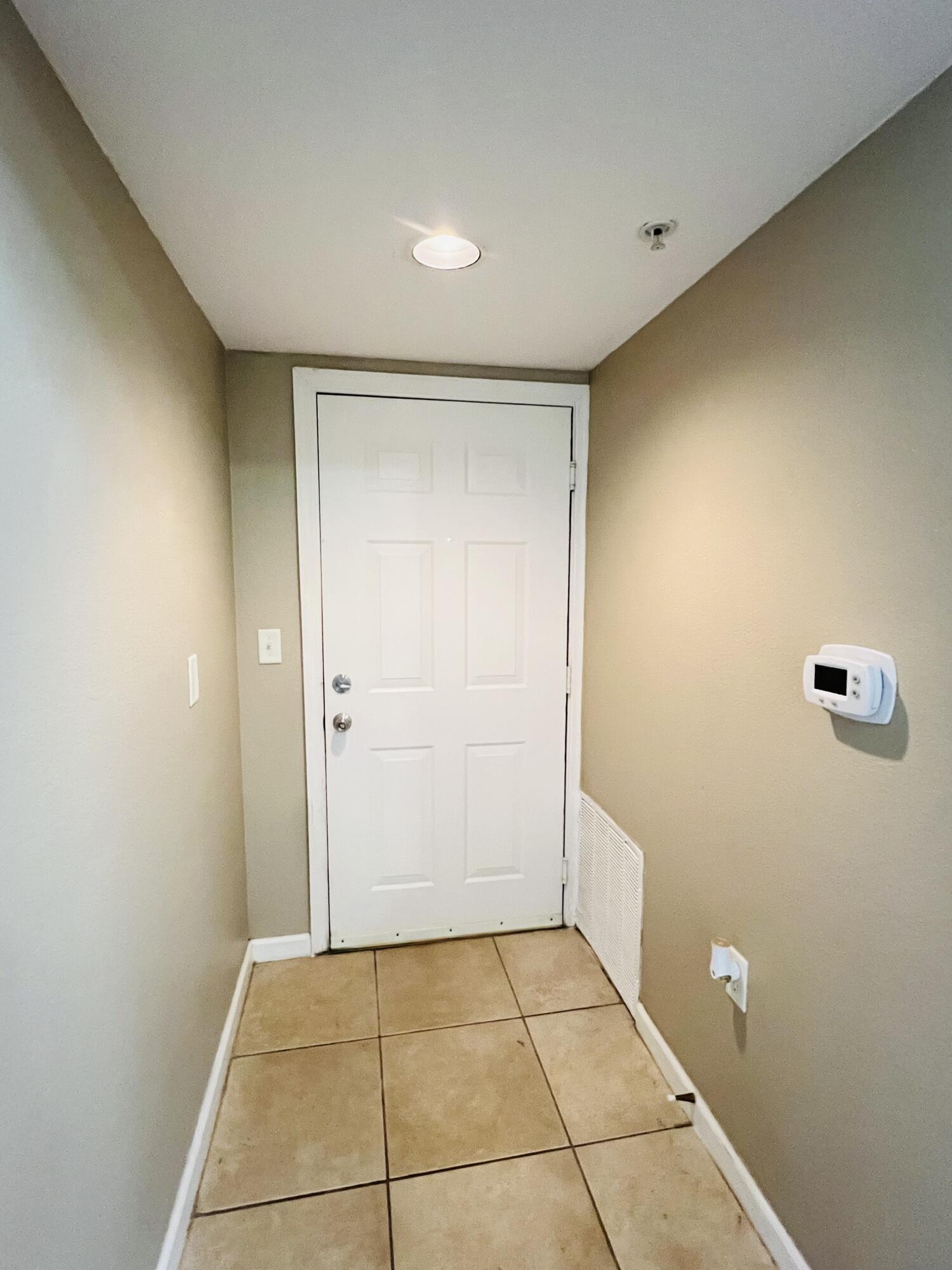 281 Sw Palm Drive 201 Property Photo 5