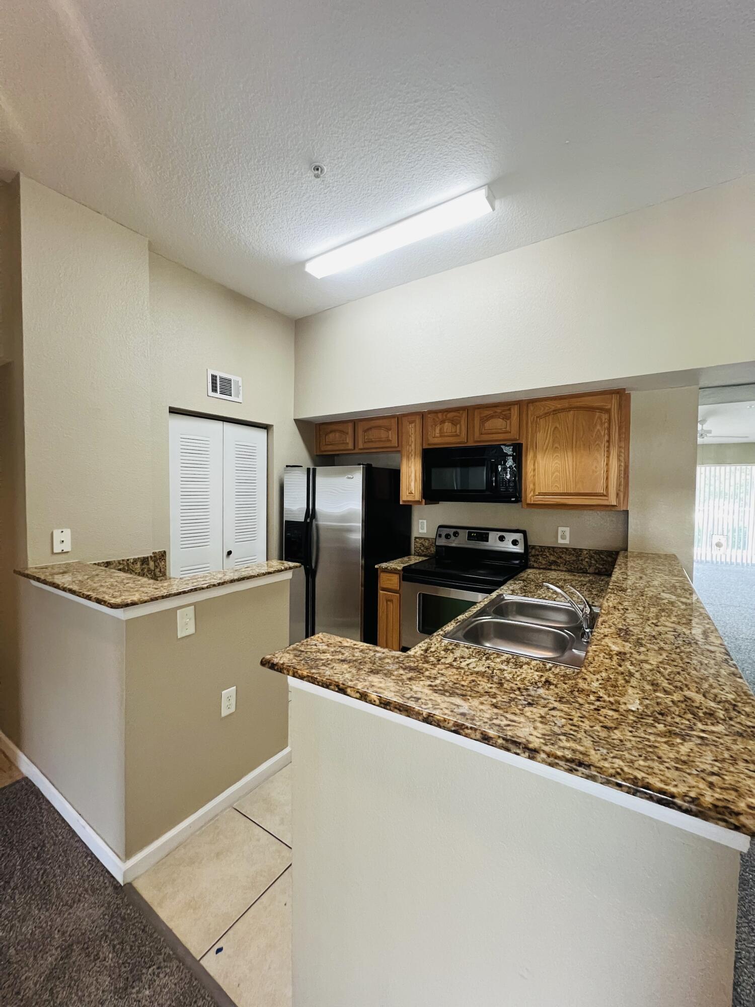 281 Sw Palm Drive 201 Property Photo 10