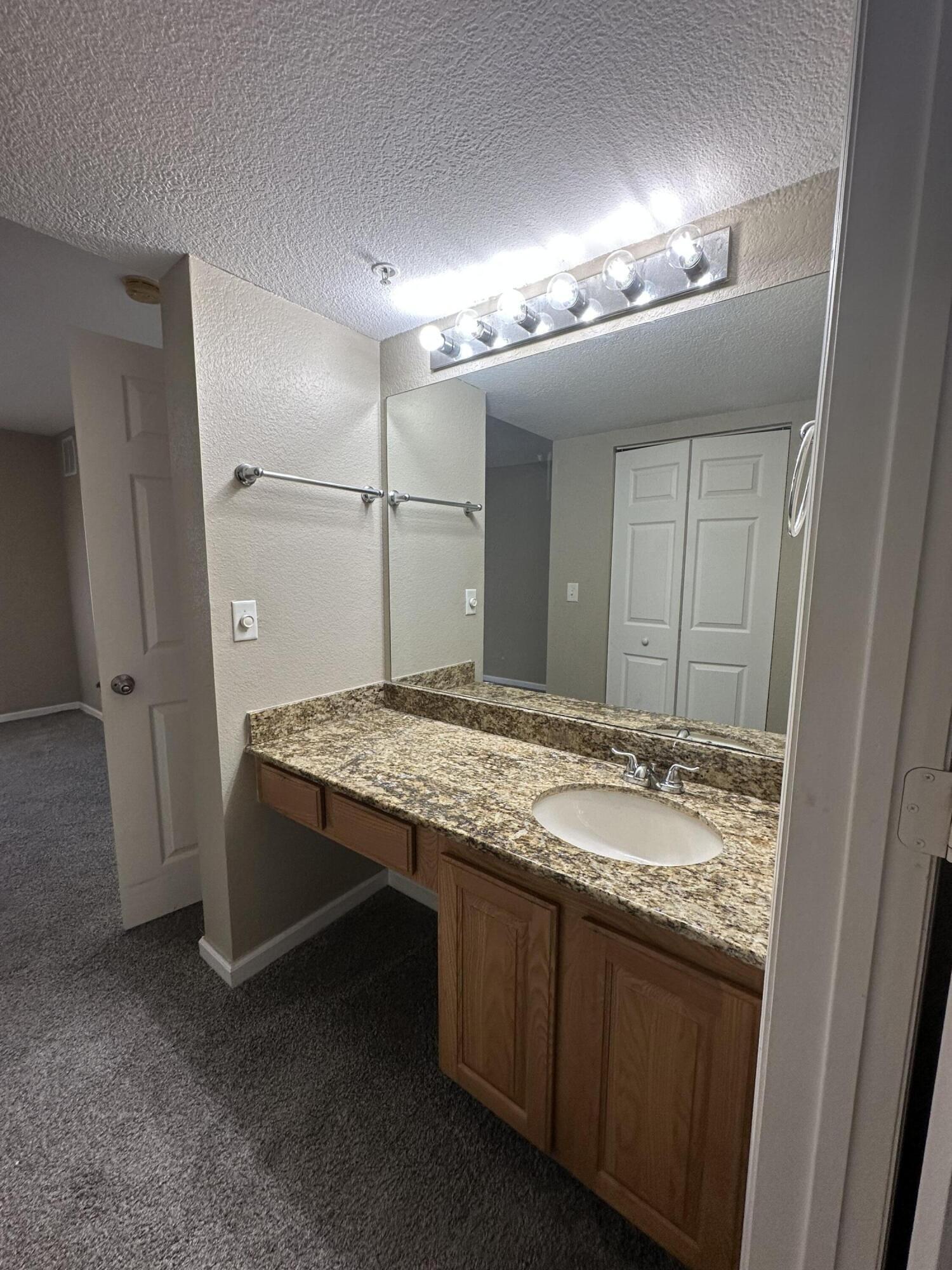 281 Sw Palm Drive 201 Property Photo 23