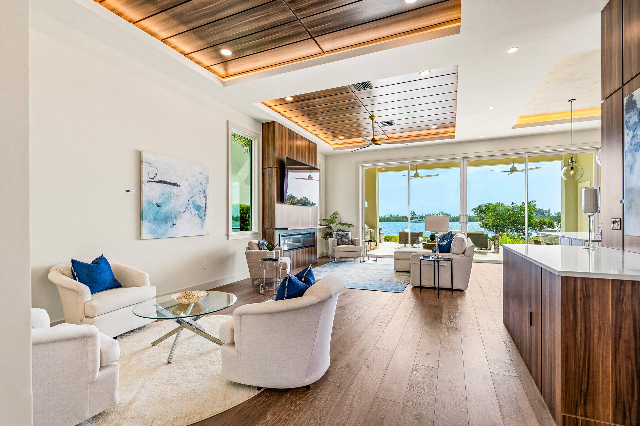 4842 S Harbor Drive Property Photo 8