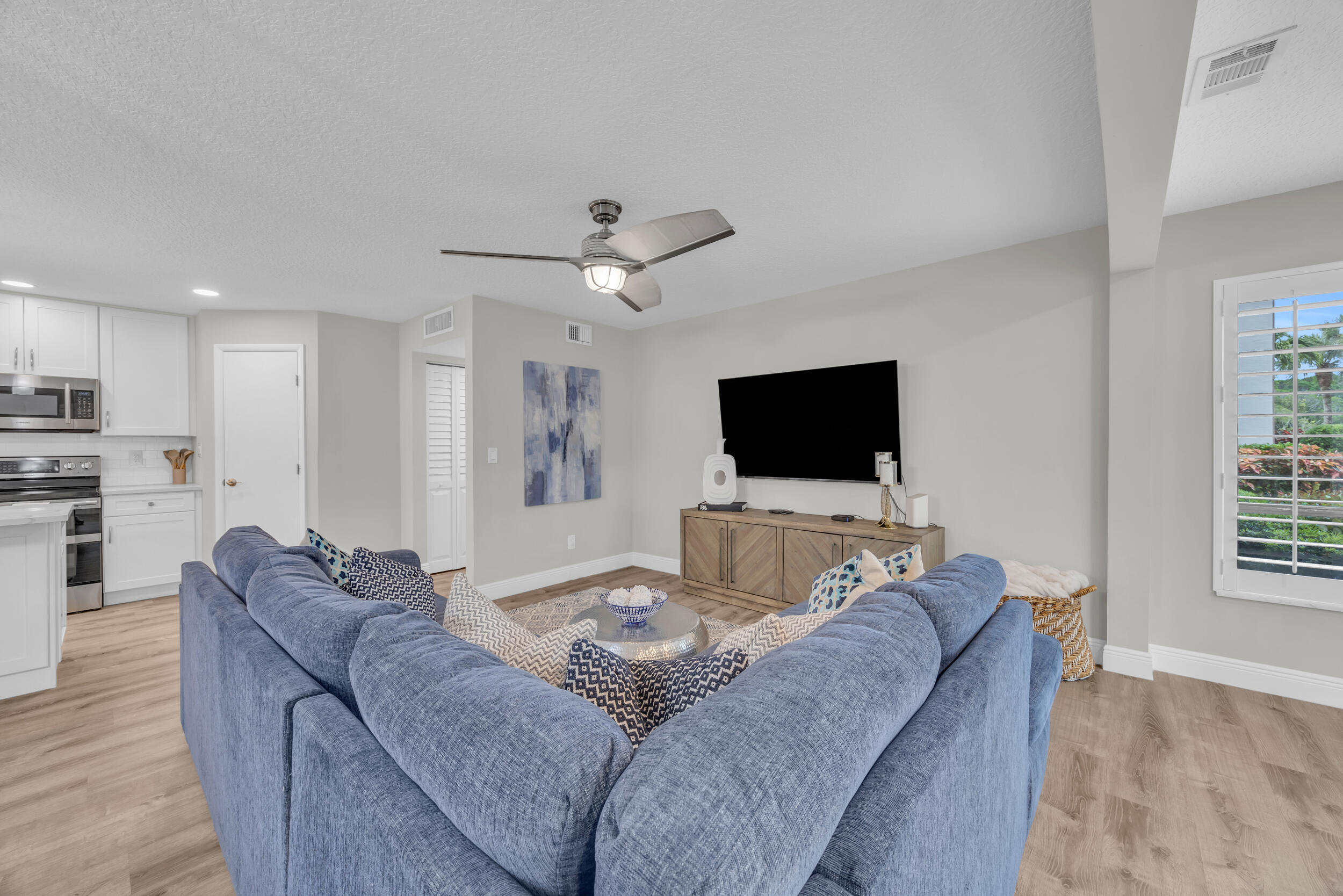 1105 Duncan Circle 104 Property Photo 6