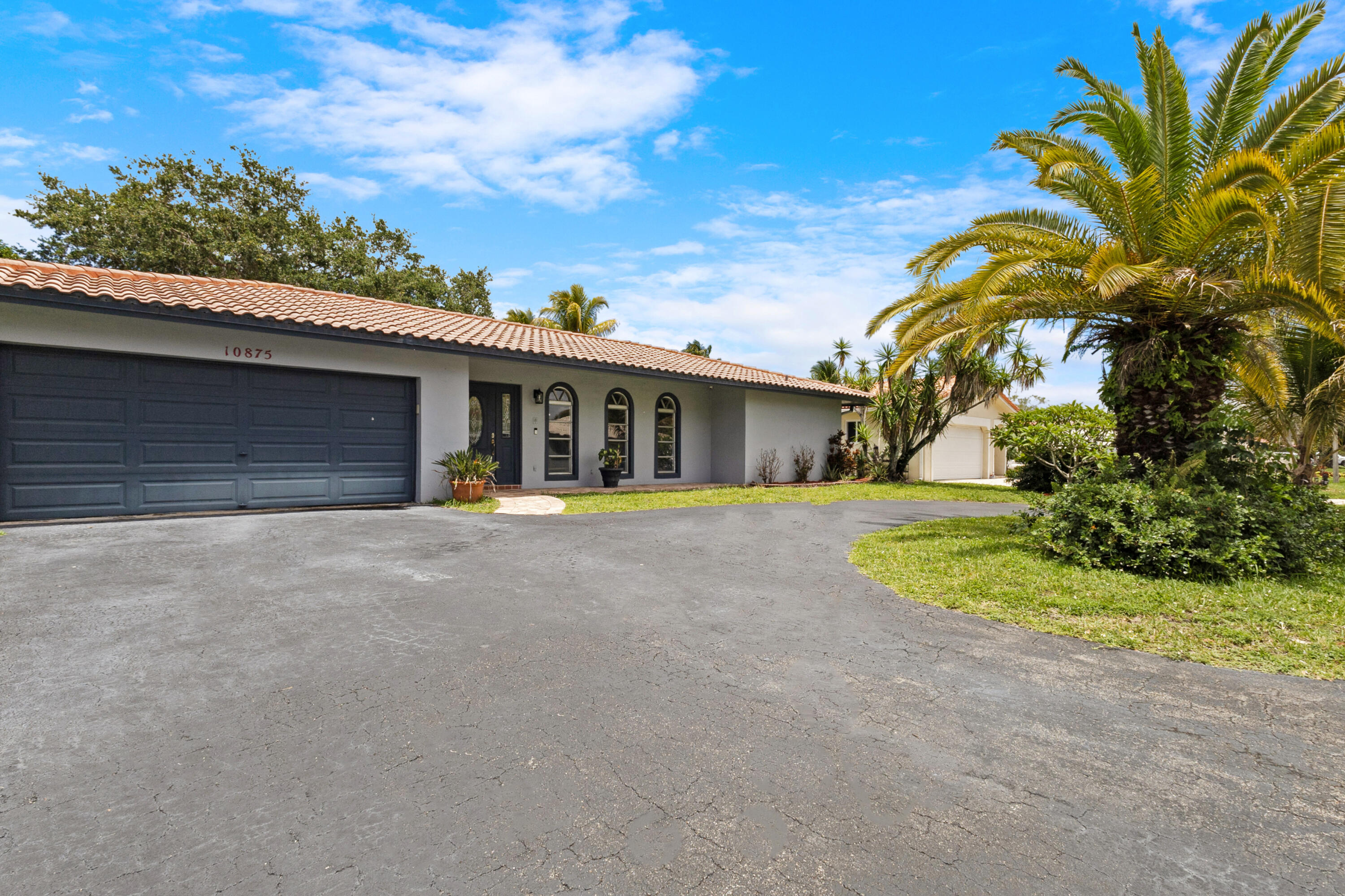 10875 Nw 40th Street Property Photo 2