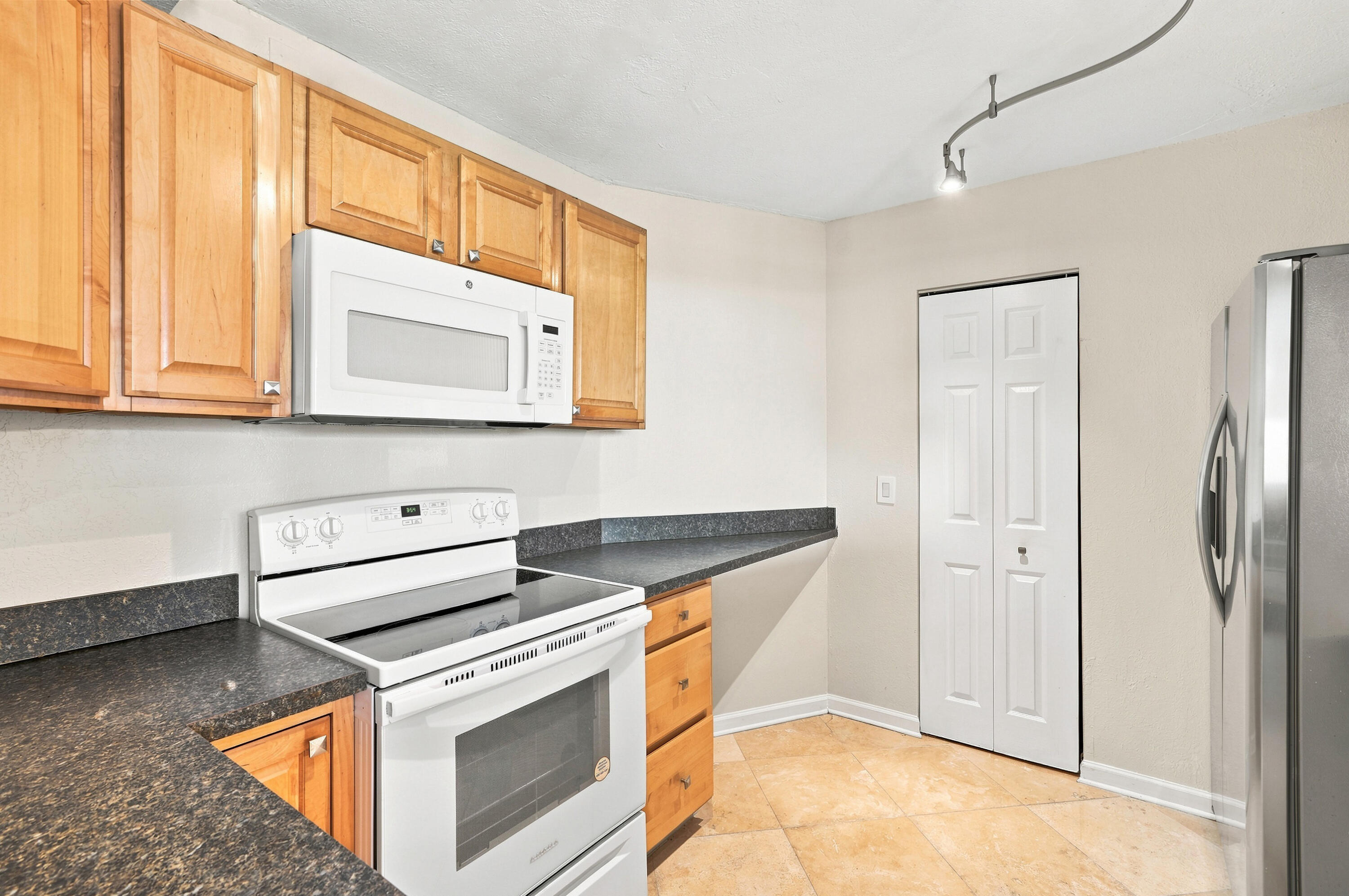 1301 River Reach Drive 514 Property Photo 14