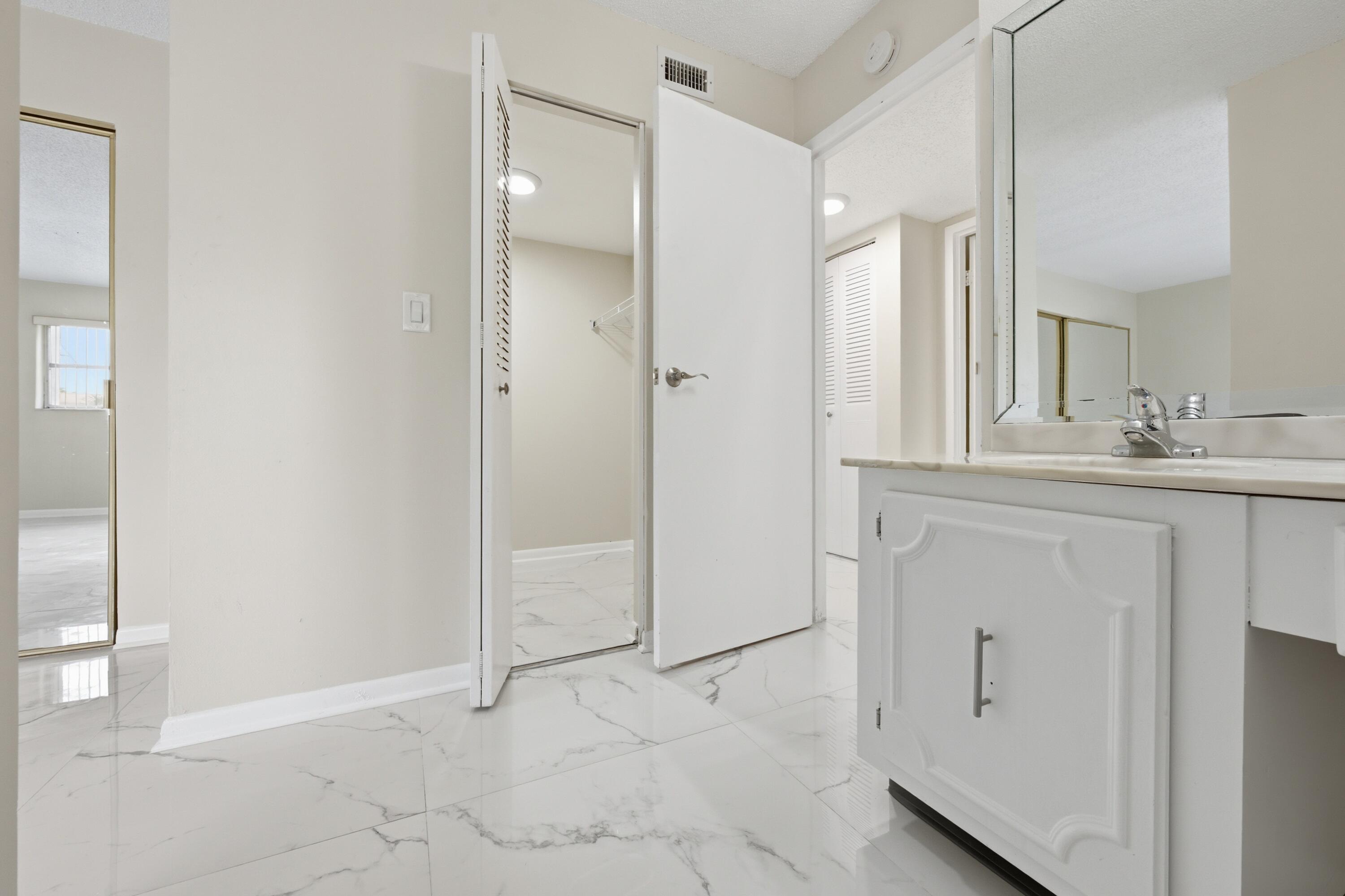 3000 Riverside Drive 201-1 Property Photo 18